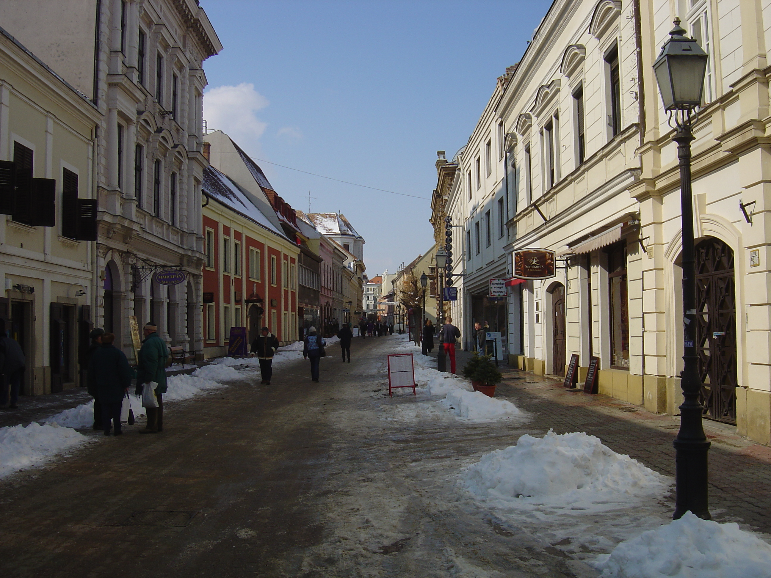 รูปถ่าย ฮังการี(Hungary) เปคส์(Pecs) 2005-03 56
