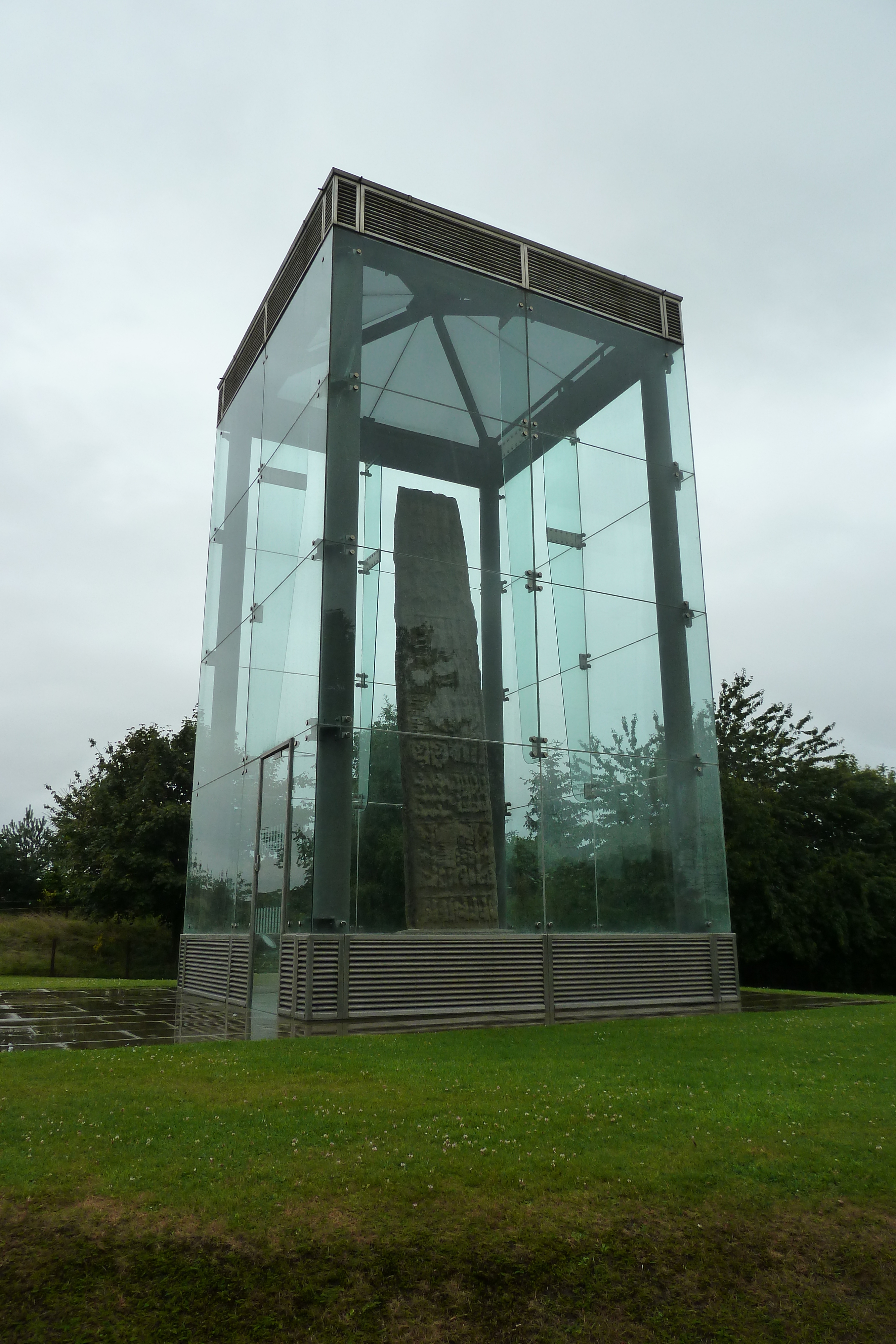 รูปถ่าย อังกฤษ(United Kingdom) สกอตแลนด์(Scotland) ศิลาซวยโน(Sueno's Stone) 2011-07 1
