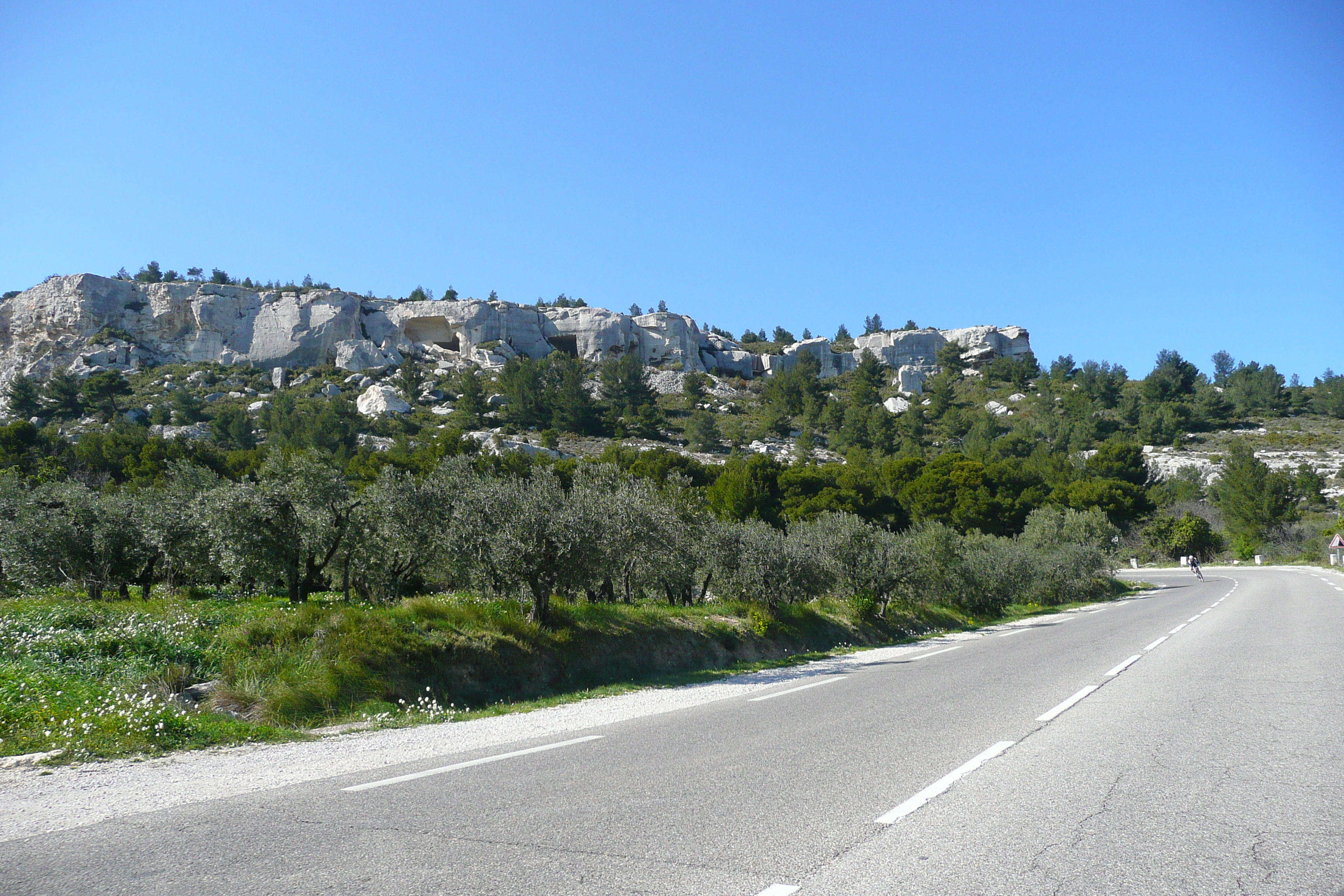 รูปถ่าย ฝรั่งเศส(France) โพรว็องส์(Provence) ถนนจากมูรีแยสไปโบเดอโพรว็องส์(Mouries to Baux de Provence road) 2008-04 10