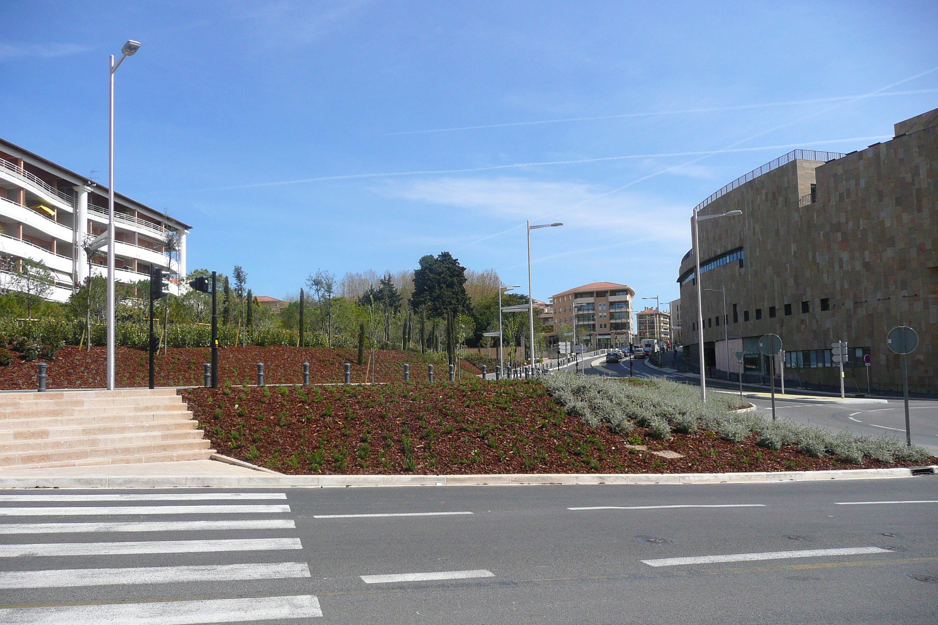 รูปถ่าย ฝรั่งเศส(France) แอ็กซ์-อ็อง-โพรว็องส์(Aix en Provence) แอ็กซ์ฝั่งตะวันตก(Aix West) 2008-04 1