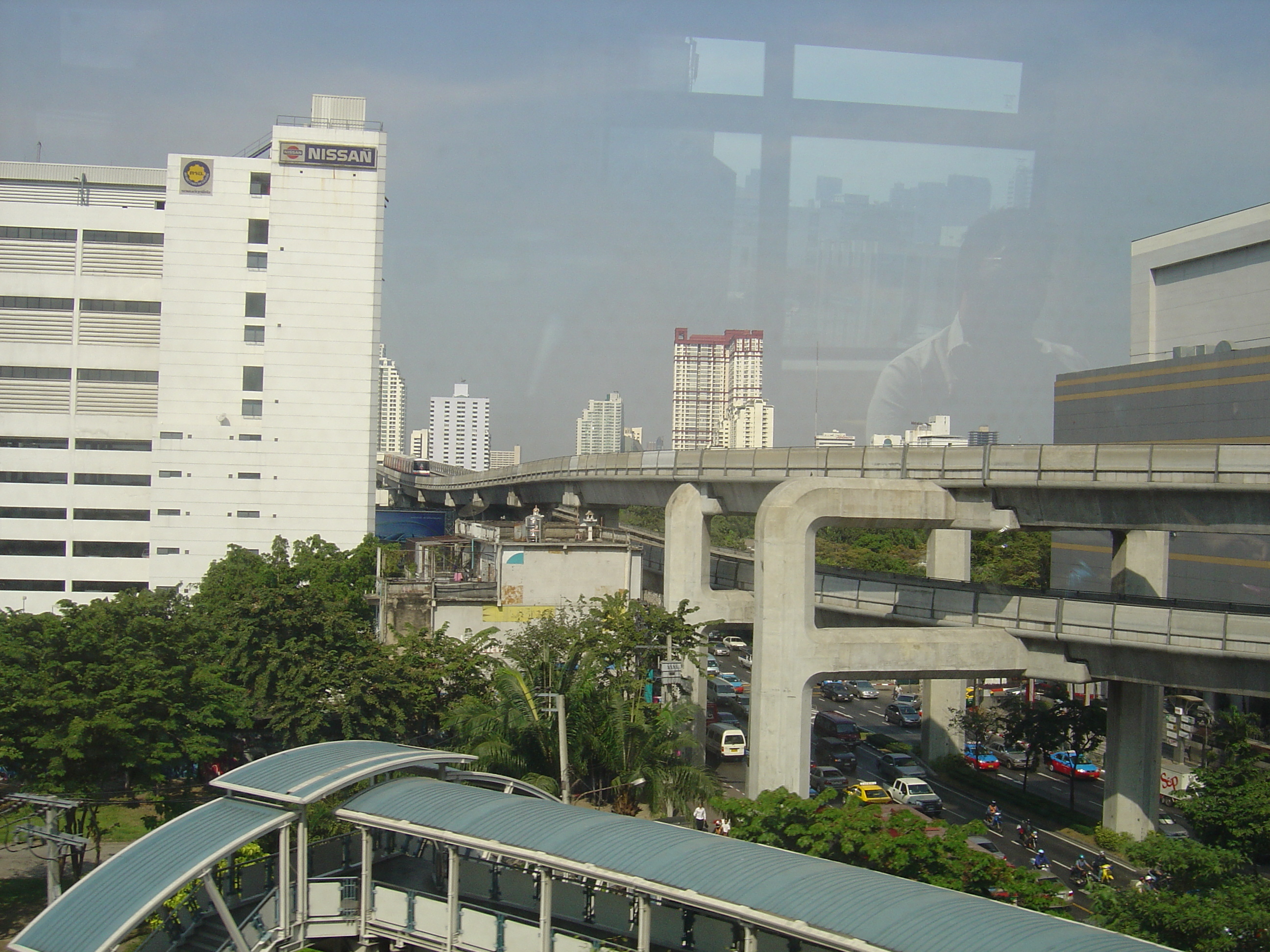 รูปถ่าย ไทย(Thailand) กรุงเทพมหานคร(Bangkok) รถไฟฟ้า(Sky Train) 2004-12 24
