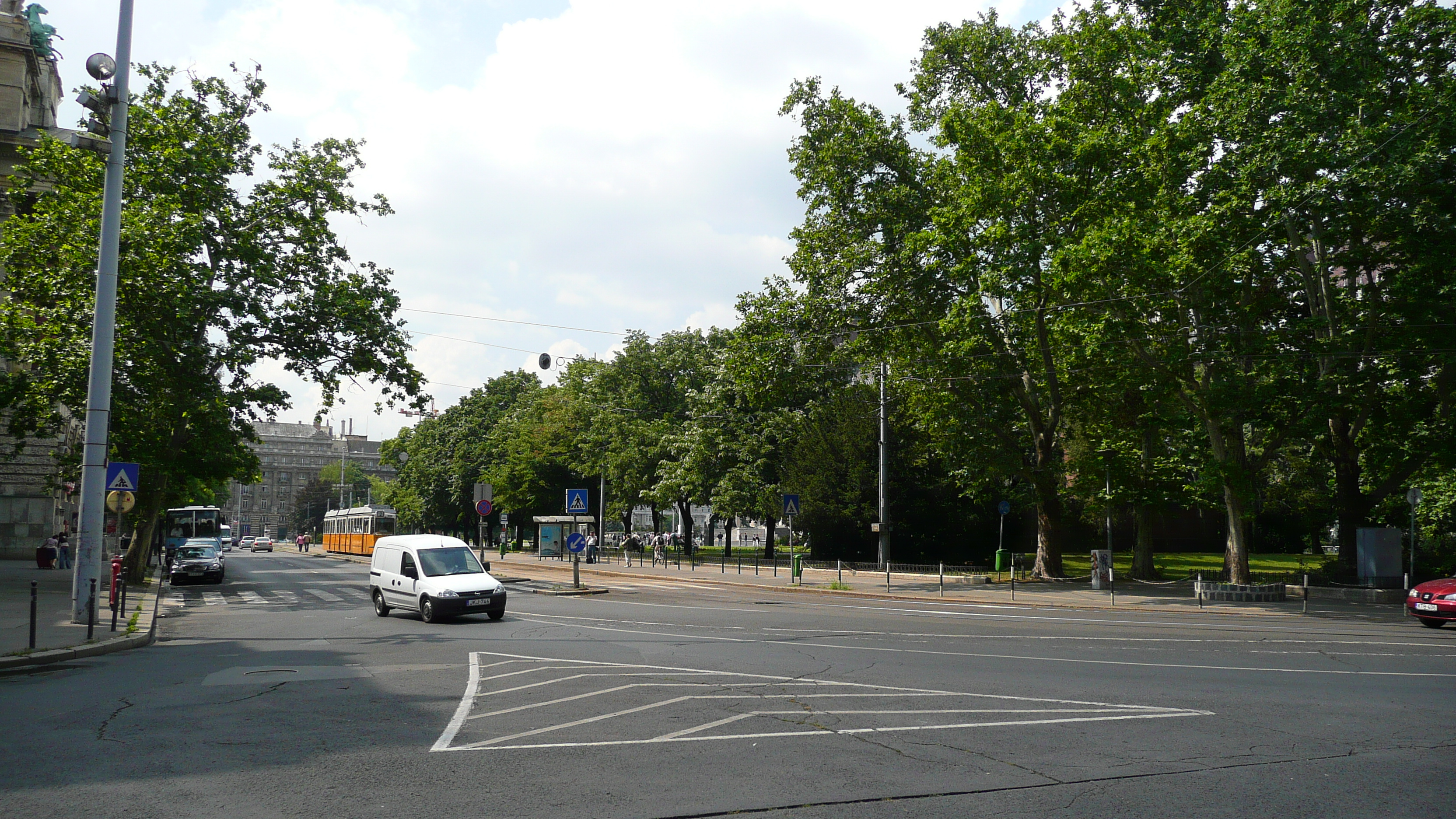 รูปถ่าย ฮังการี(Hungary) บูดาเปสต์(Budapest) ใจกลางบูดาเปสต์(Central Budapest) 2007-06 117