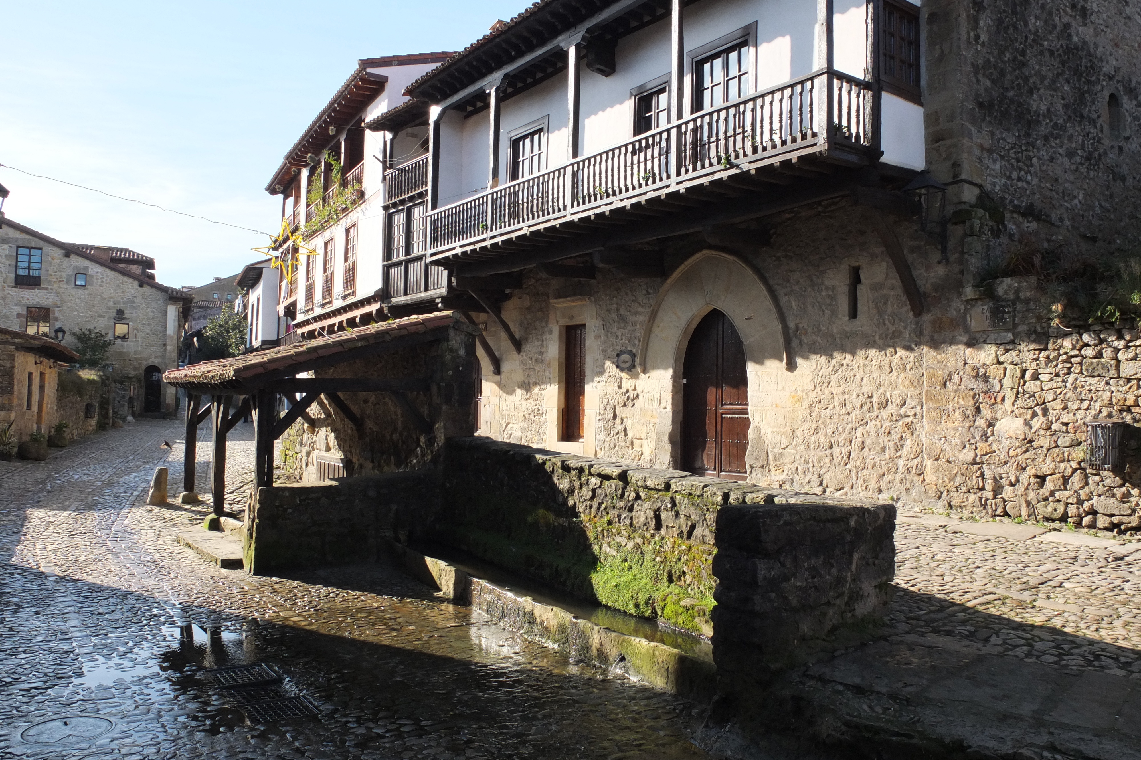 รูปถ่าย สเปน(Spain) ซันตีญานาเดลมาร์(Santillana del Mar) 2013-01 42