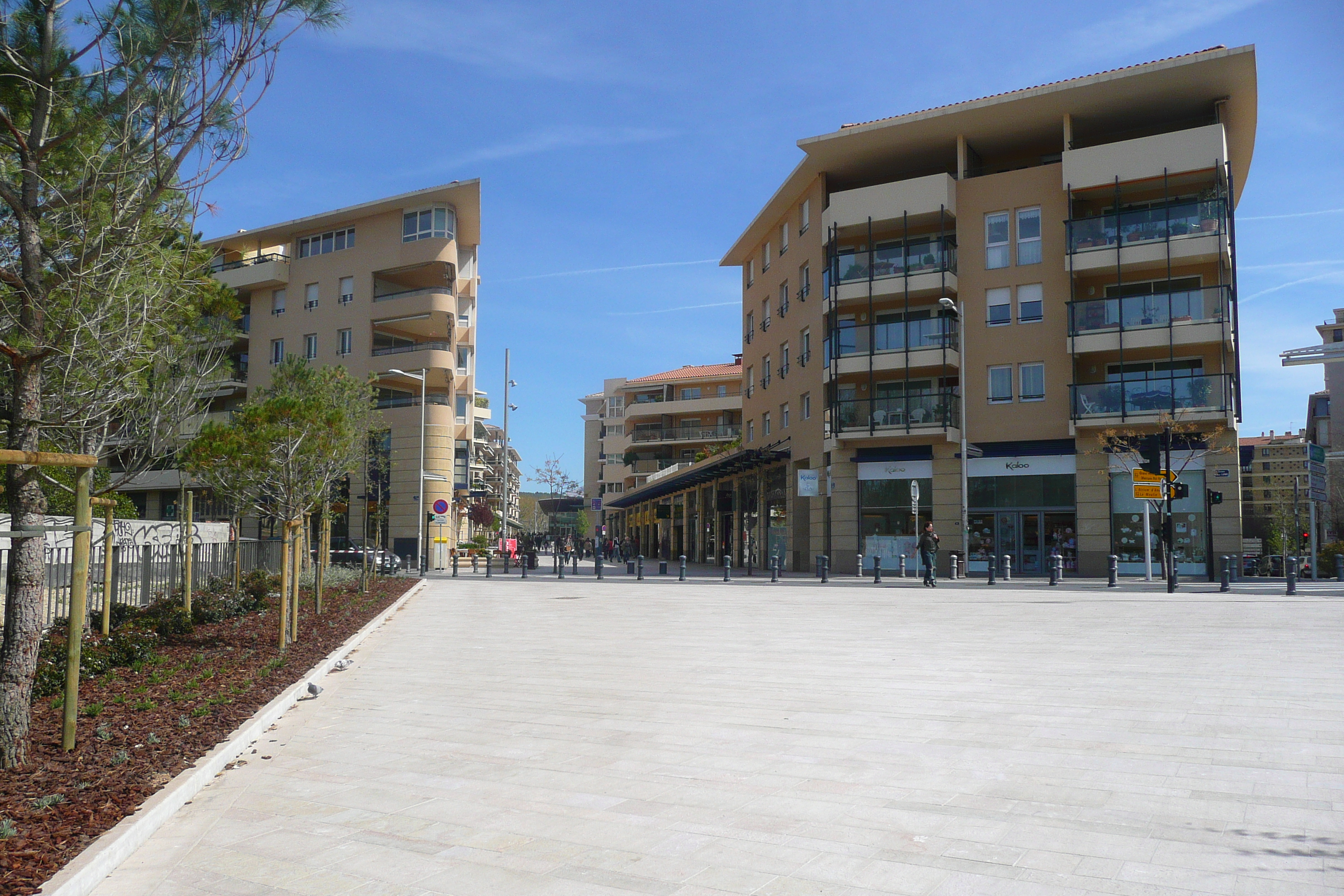 รูปถ่าย ฝรั่งเศส(France) แอ็กซ์-อ็อง-โพรว็องส์(Aix en Provence) แอ็กซ์ฝั่งตะวันตก(Aix West) 2008-04 0