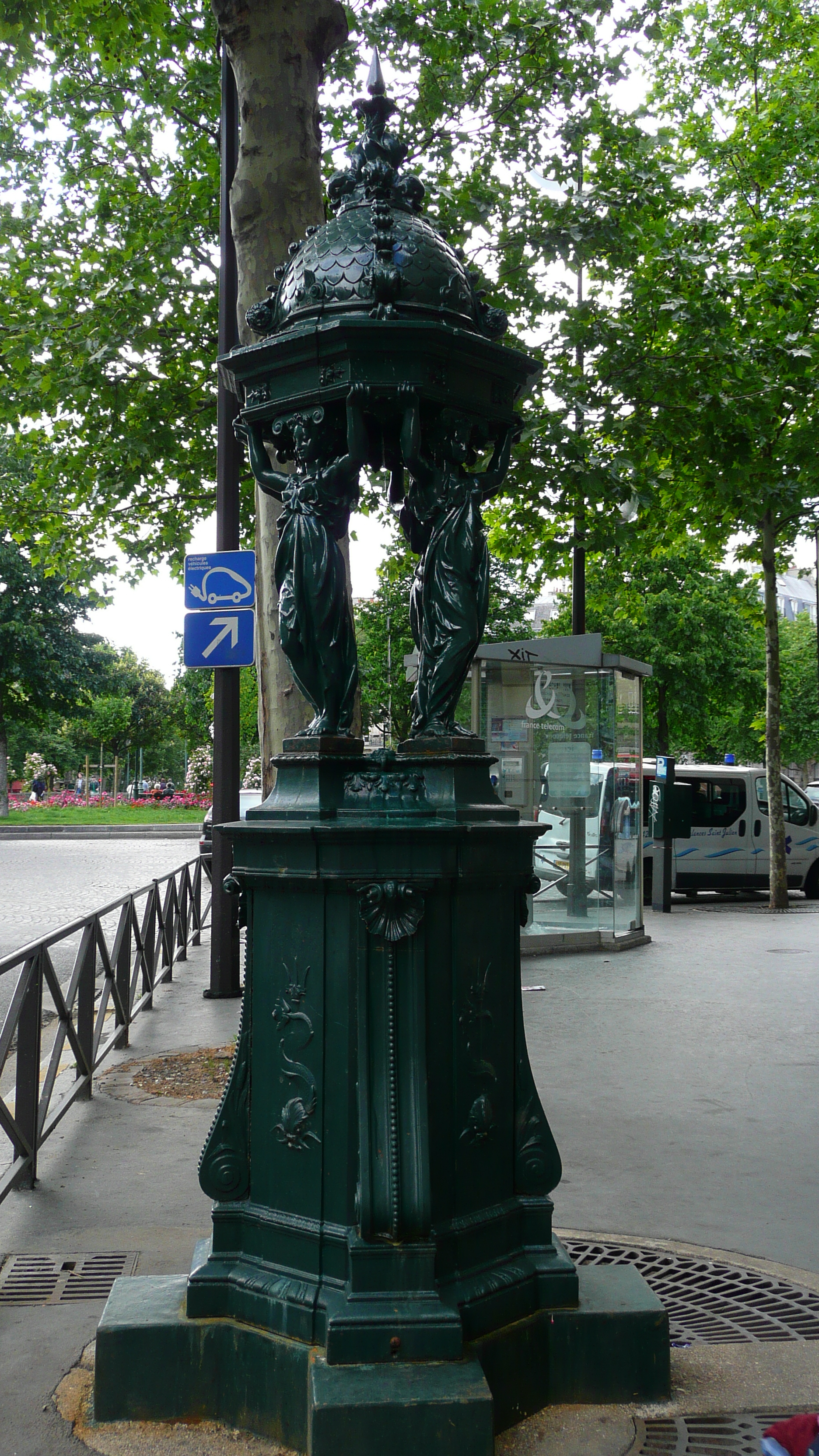 รูปถ่าย ฝรั่งเศส(France) ปารีส(Paris) คุ้มที่ 17 (17th Arrondissement) จัตุรัสแปแรร์(Place Pereire) 2007-05 15