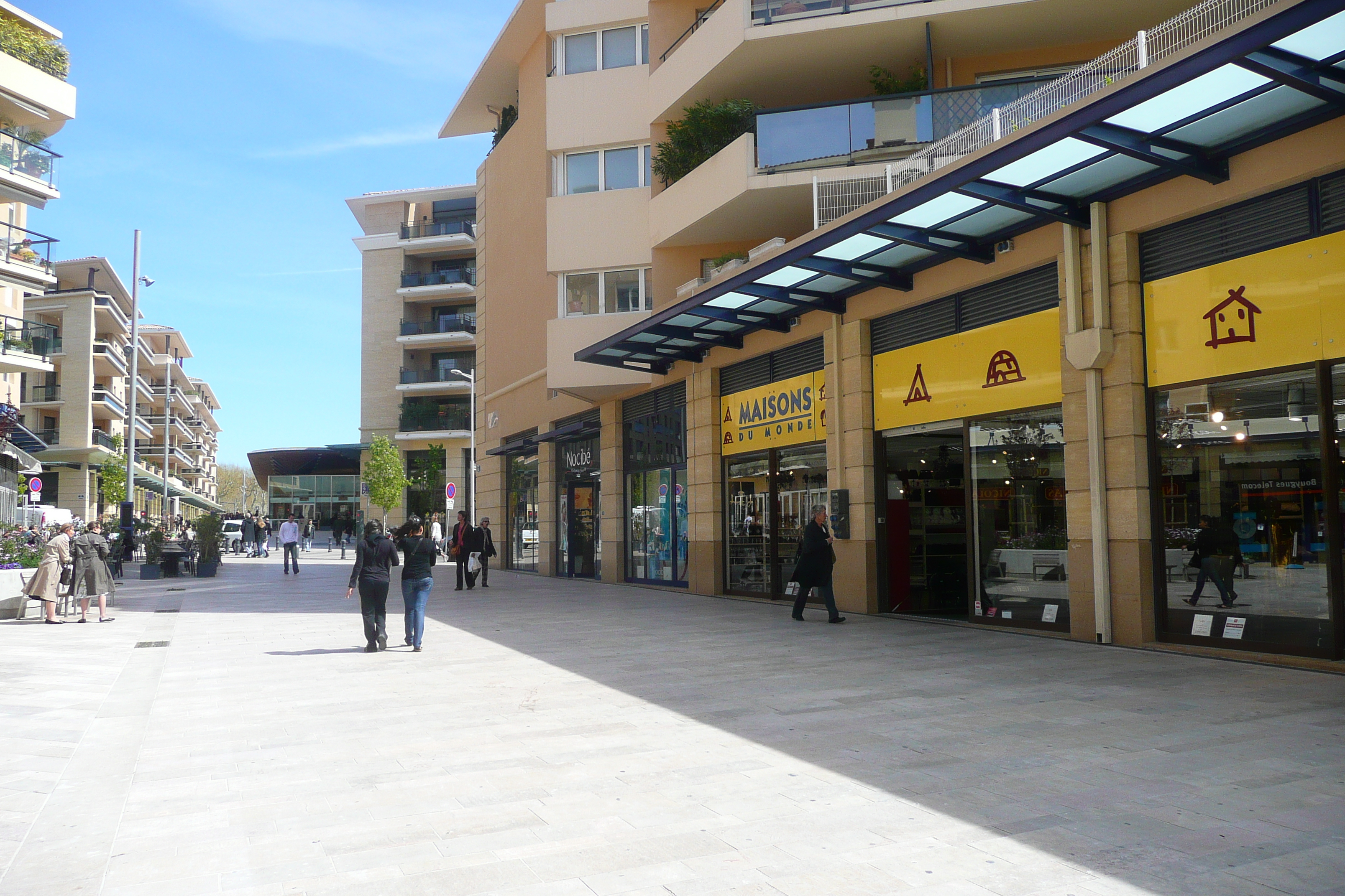 รูปถ่าย ฝรั่งเศส(France) แอ็กซ์-อ็อง-โพรว็องส์(Aix en Provence) แอ็กซ์ฝั่งตะวันตก(Aix West) 2008-04 18