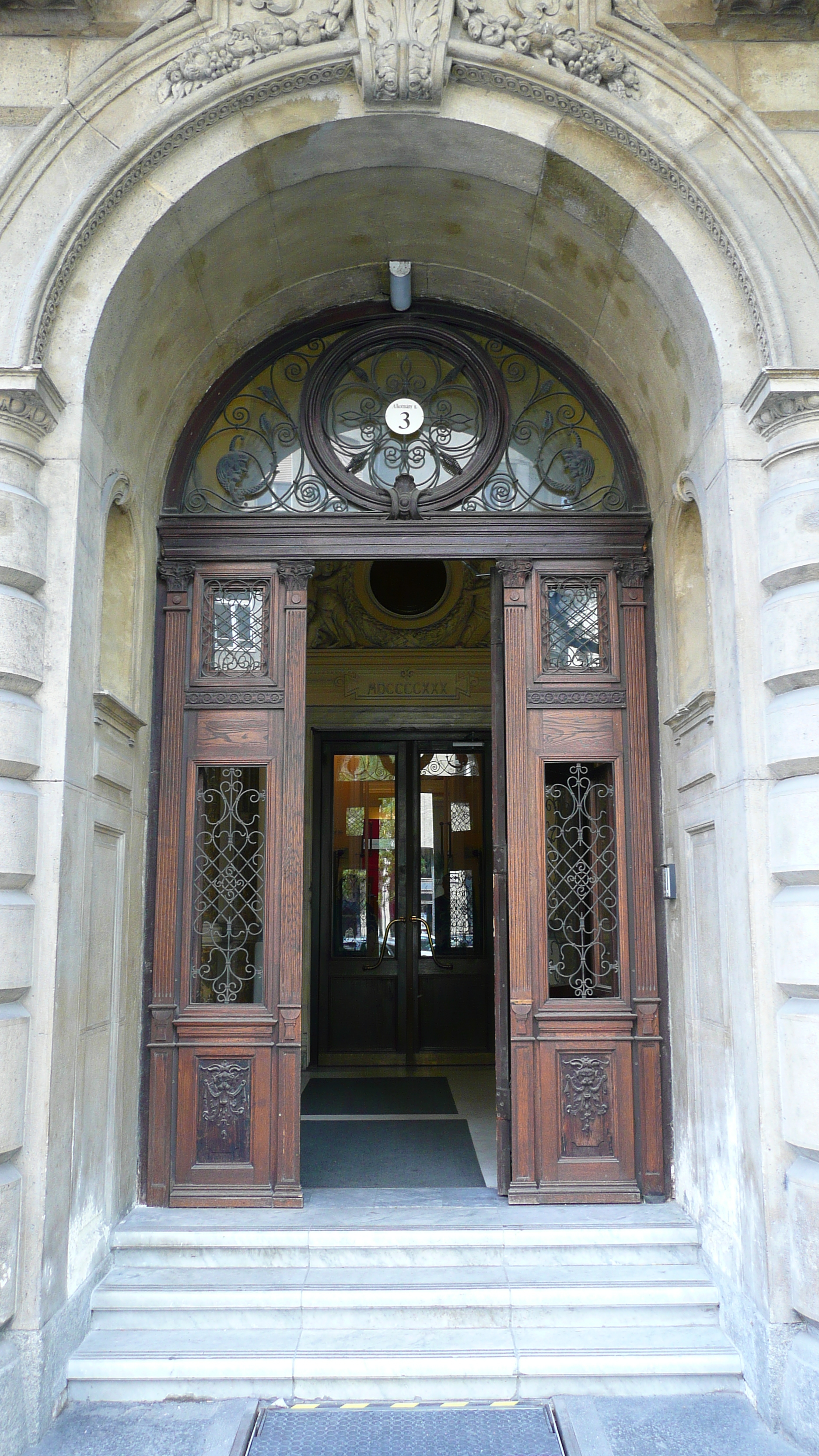 รูปถ่าย ฮังการี(Hungary) บูดาเปสต์(Budapest) ใจกลางบูดาเปสต์(Central Budapest) 2007-06 151
