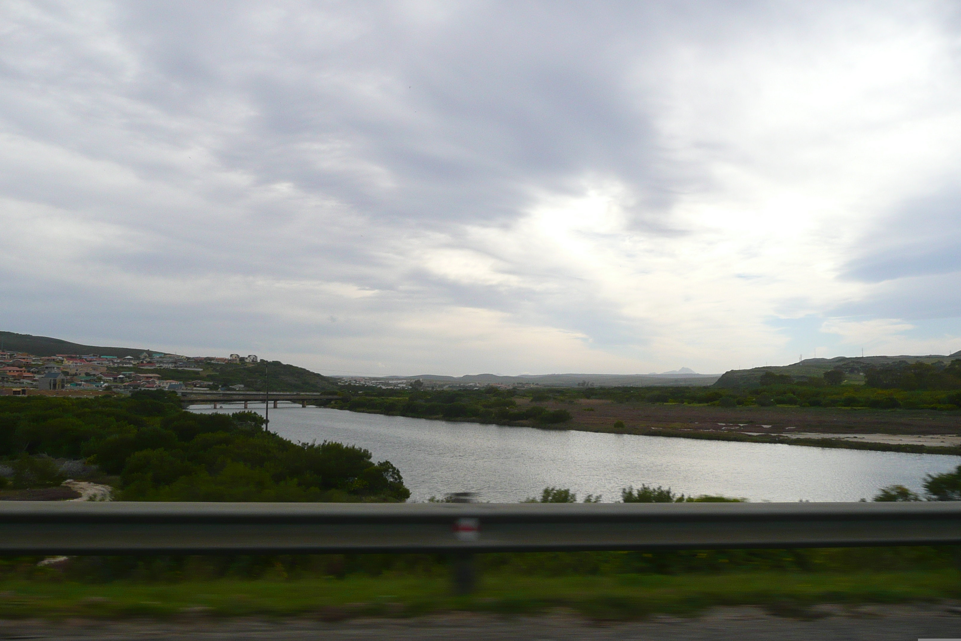 รูปถ่าย แอฟริกาใต้(South Africa) ถนนจากเฮอร์มานัสไปไนส์นา(Harmanus to Knysna road) 2008-09 28