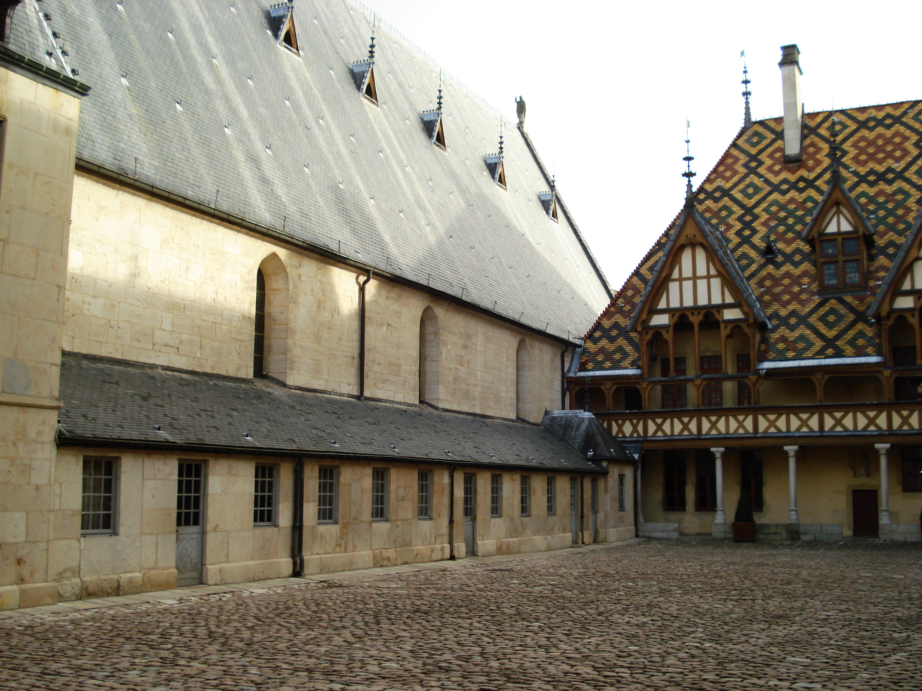 รูปถ่าย ฝรั่งเศส(France) โบนเนอ(Beaune) โรงพยาบาลเก่าโบน (ออสปิสเดอโบน)(Hospices de Beaune) 2007-01 10