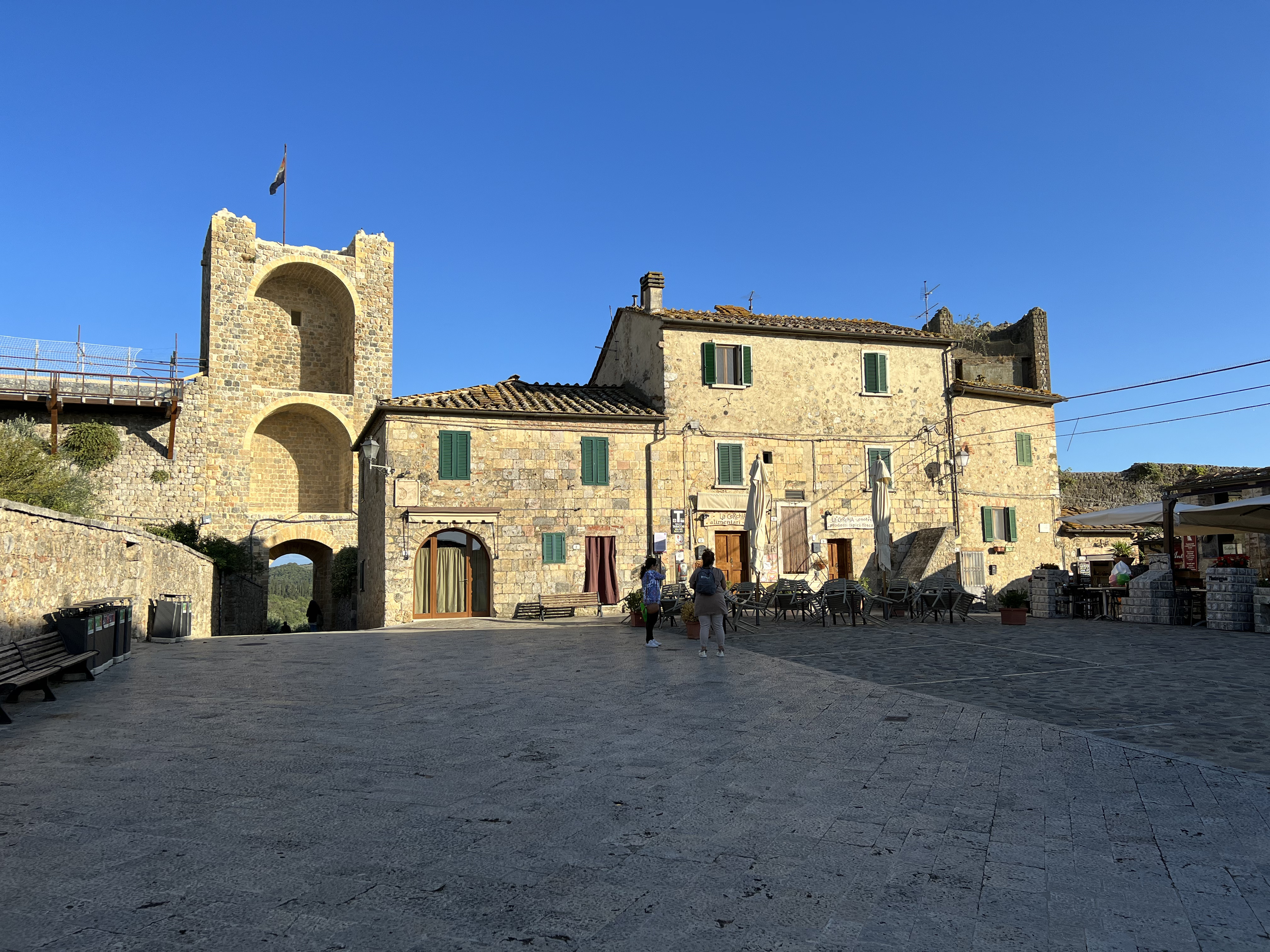 รูปถ่าย อิตาลี(Italy) มงเตอร์ริกกิโอนี(Monteriggioni) 2021-09 17