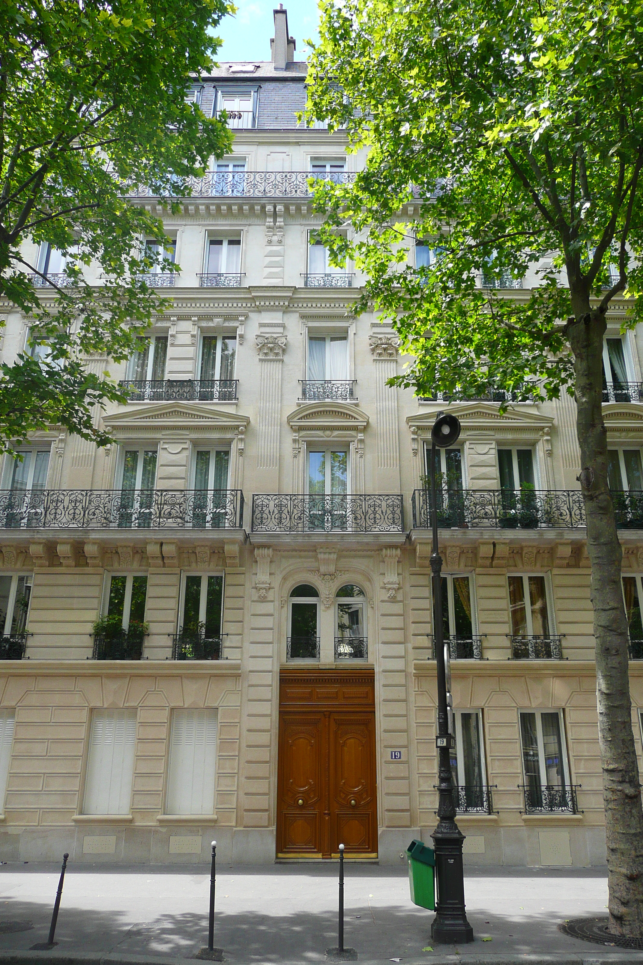 รูปถ่าย ฝรั่งเศส(France) ปารีส(Paris) ถนนนีเยล(Avenue Niel) 2007-06 69