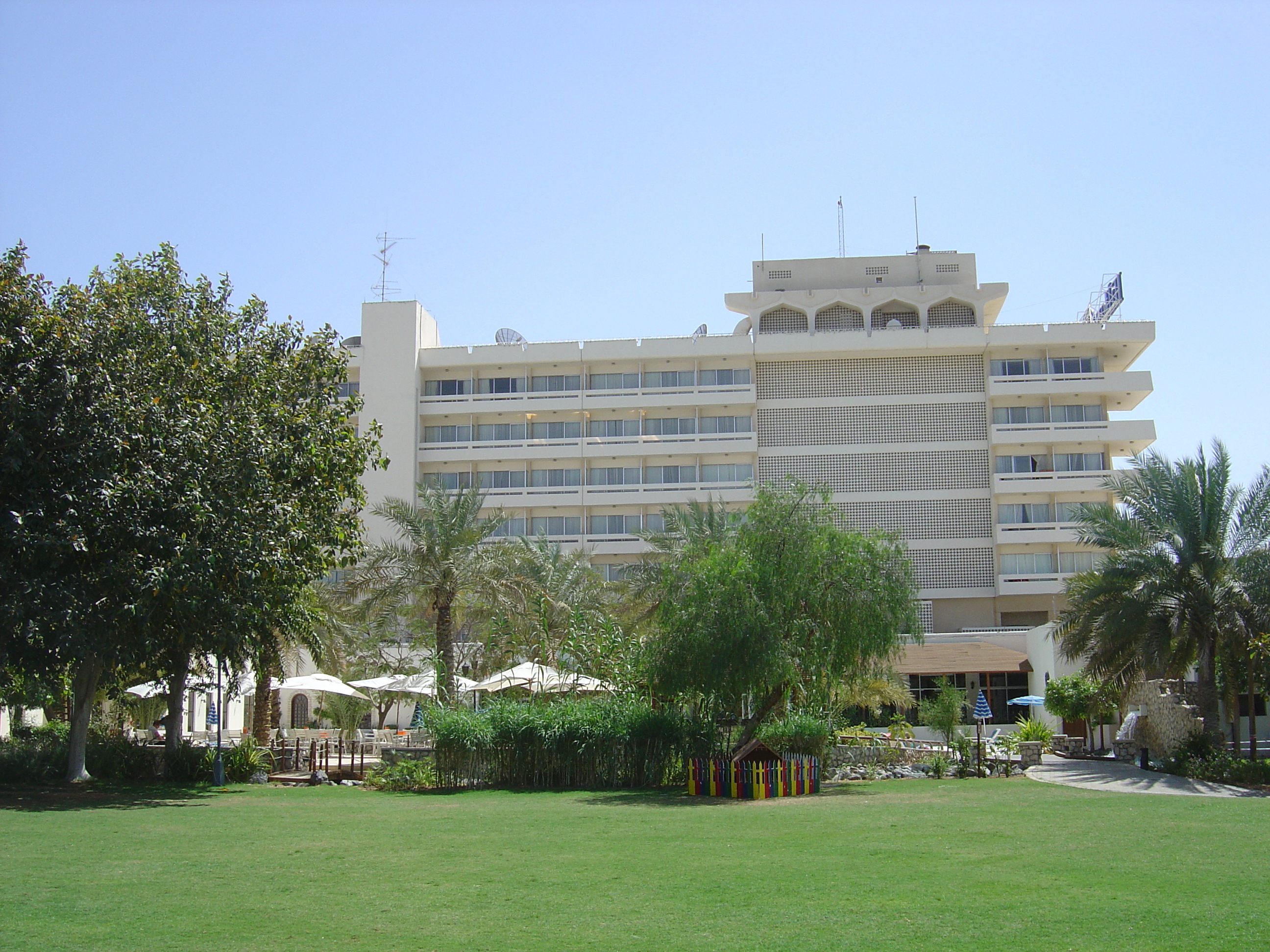 รูปถ่าย สหรัฐอาหรับเอมิเรตส์(United Arab Emirates) อาเลอิน(Al Ain) โรงแรมฮิลตัน(Hilton Hotel) 2005-03 28