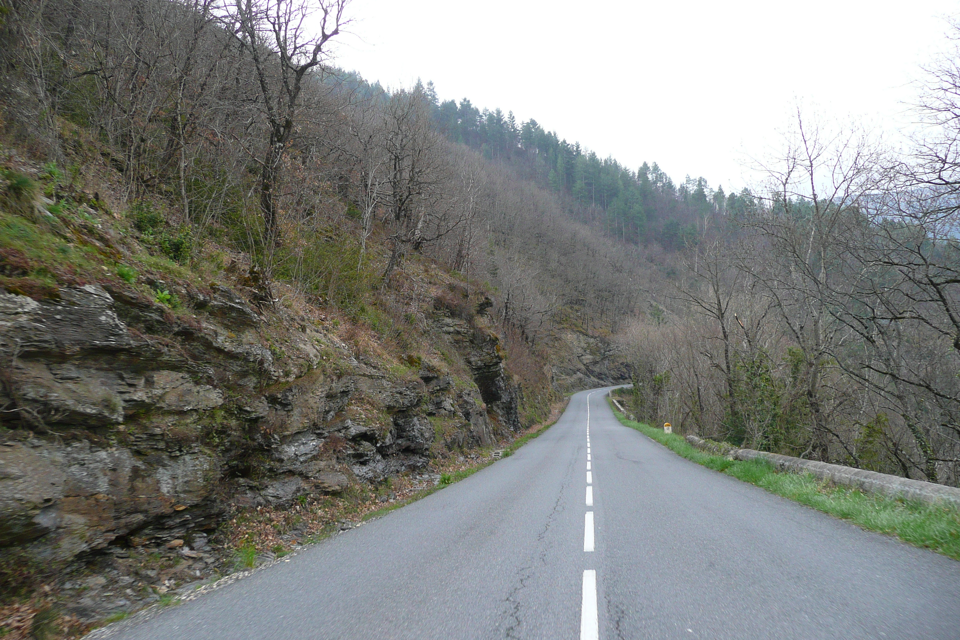 รูปถ่าย ฝรั่งเศส(France) เทือกเขาเซแวน(Cevennes Mountains) ถนนจากโกกูแรสไปฟลอรัก(Cocures to Florac road) 2008-04 28