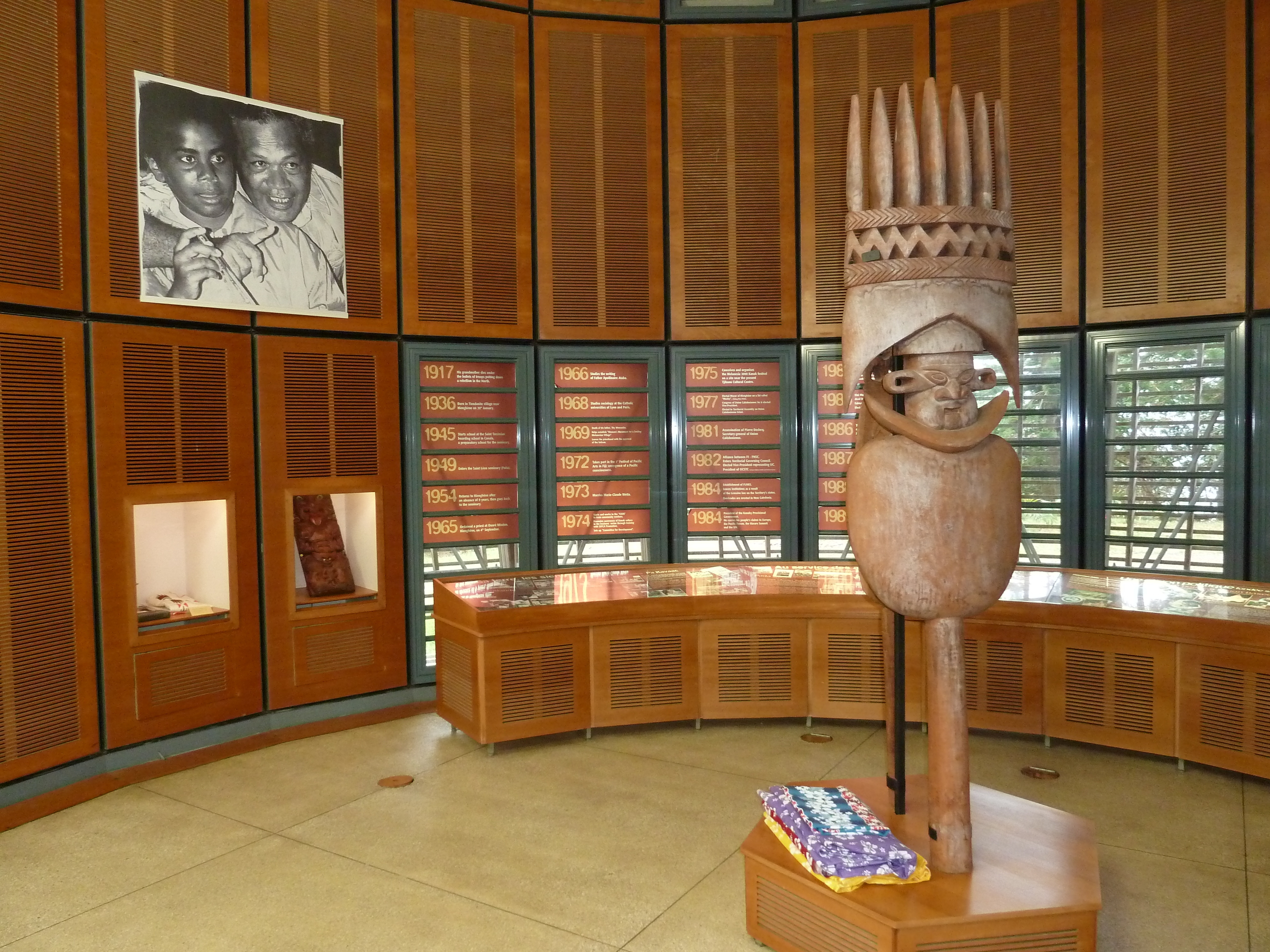 รูปถ่าย นิวแคลิโดเนีย(New Caledonia) ศูนย์วัฒนธรรมฌีบาอู(Tjibaou Cultural Centre) 2010-05 11