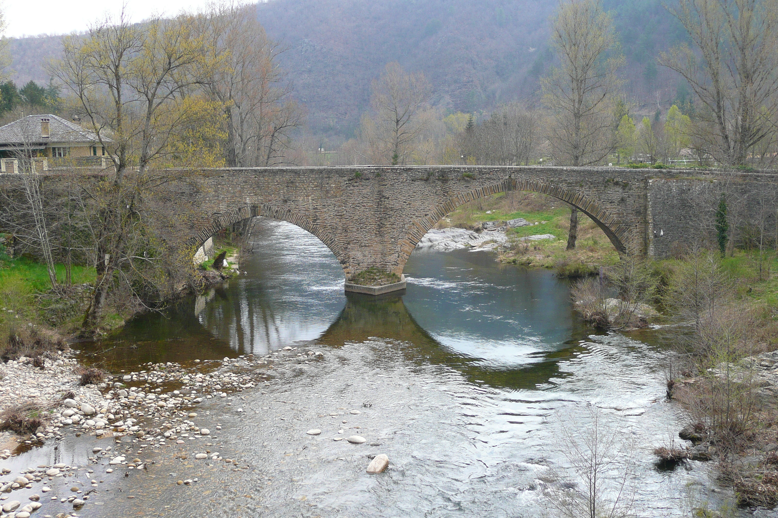 รูปถ่าย ฝรั่งเศส(France) เทือกเขาเซแวน(Cevennes Mountains) ถนนจากโกกูแรสไปฟลอรัก(Cocures to Florac road) 2008-04 35
