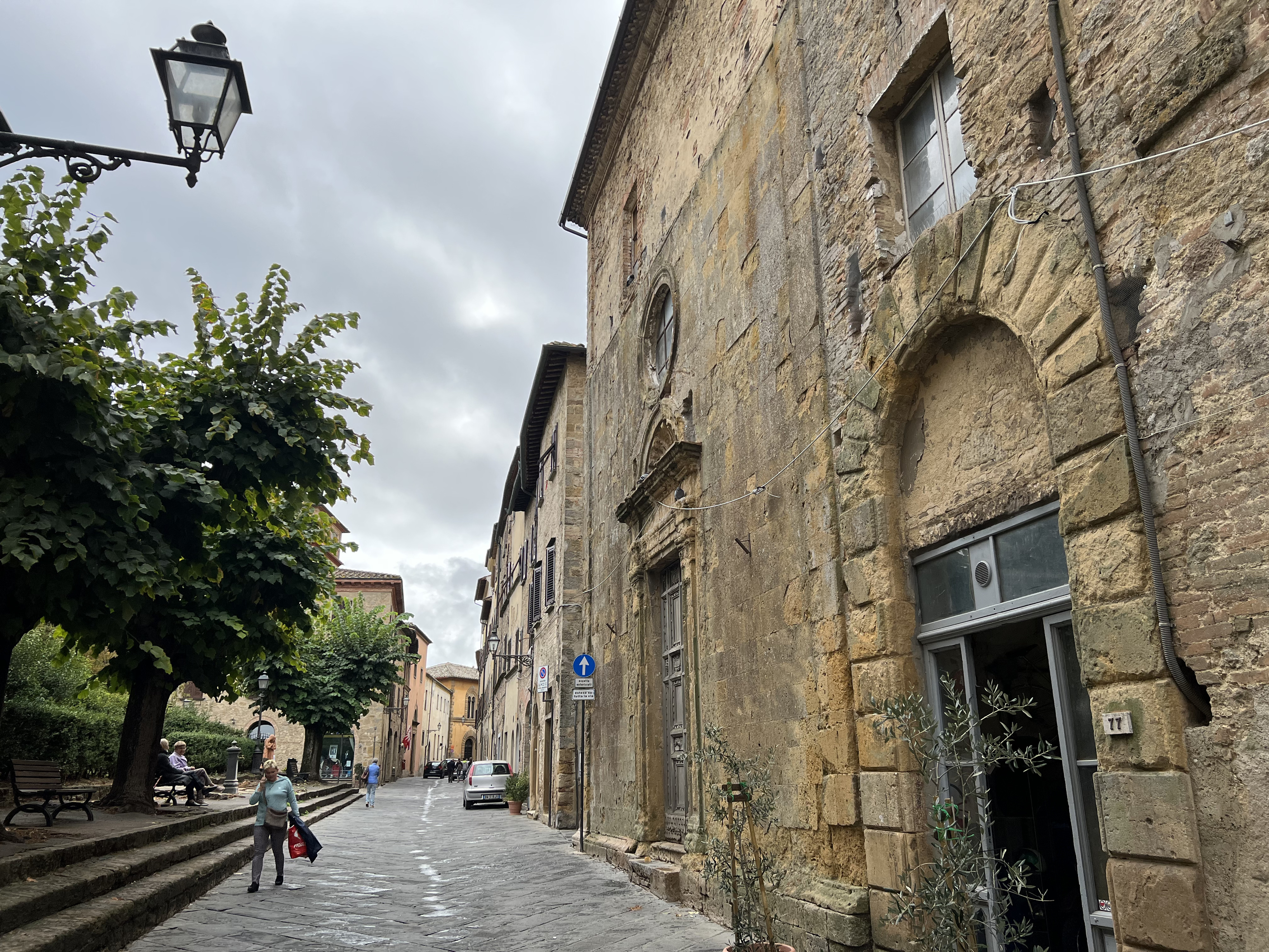 รูปถ่าย อิตาลี(Italy) วอลแตร์รา(Volterra) 2021-09 12