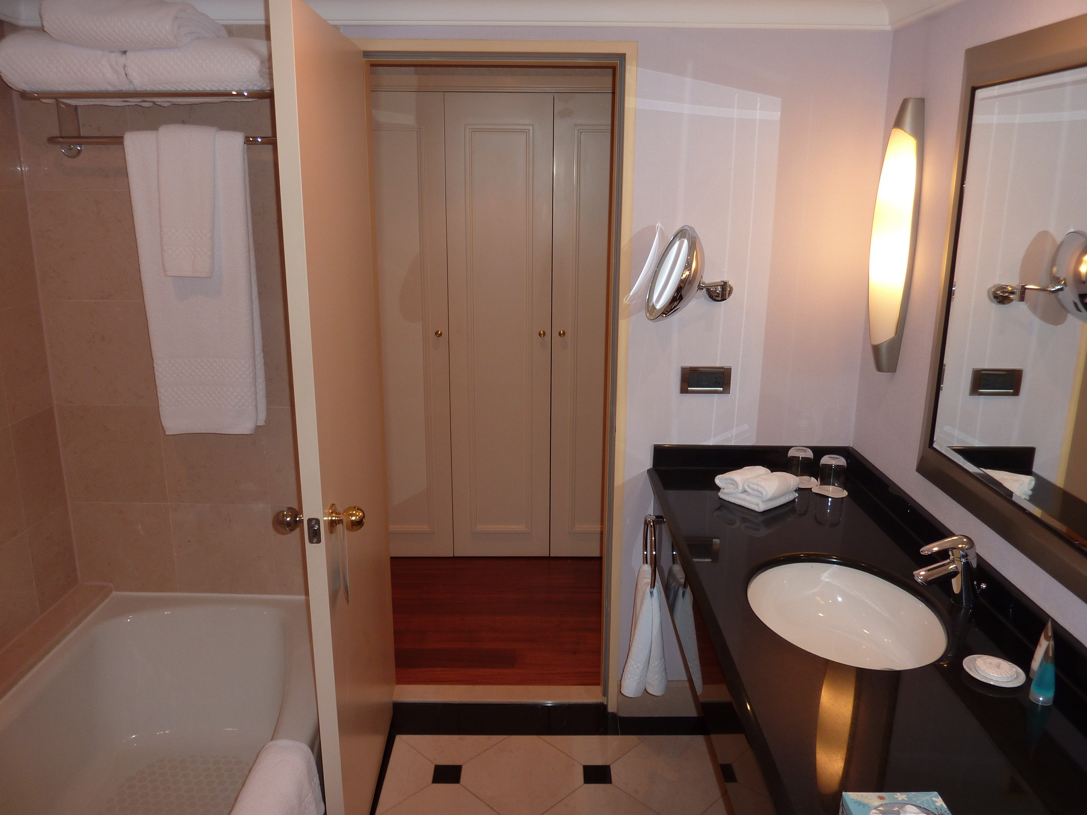 รูปถ่าย ตุรกี(Turkey) อิสตันบูล(Istanbul) โรงแรมคอนราด(Conrad Hotel) 2009-06 46