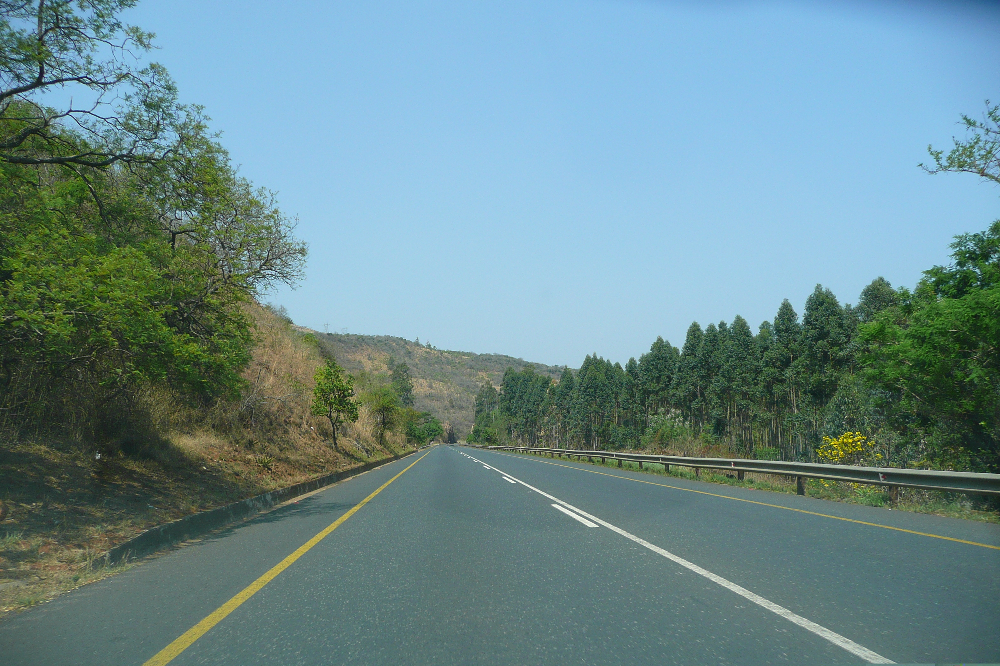 รูปถ่าย แอฟริกาใต้(South Africa) ถนนจากเนลสปรุตไปโจฮันเนสเบิร์ก(Nelspruit to Johannesburg road) 2008-09 21