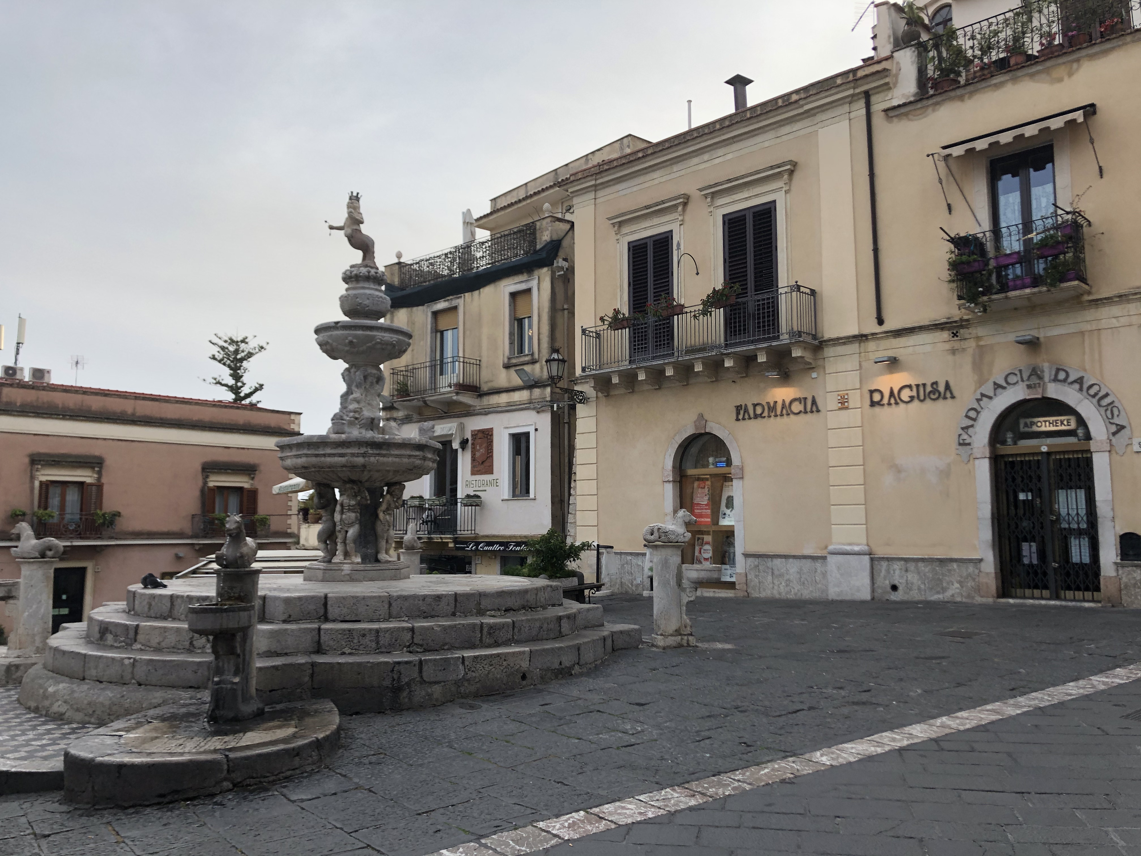 รูปถ่าย อิตาลี(Italy) ซิซิลี(Sicily) ตาออร์มีนา(Taormina) 2020-02 99
