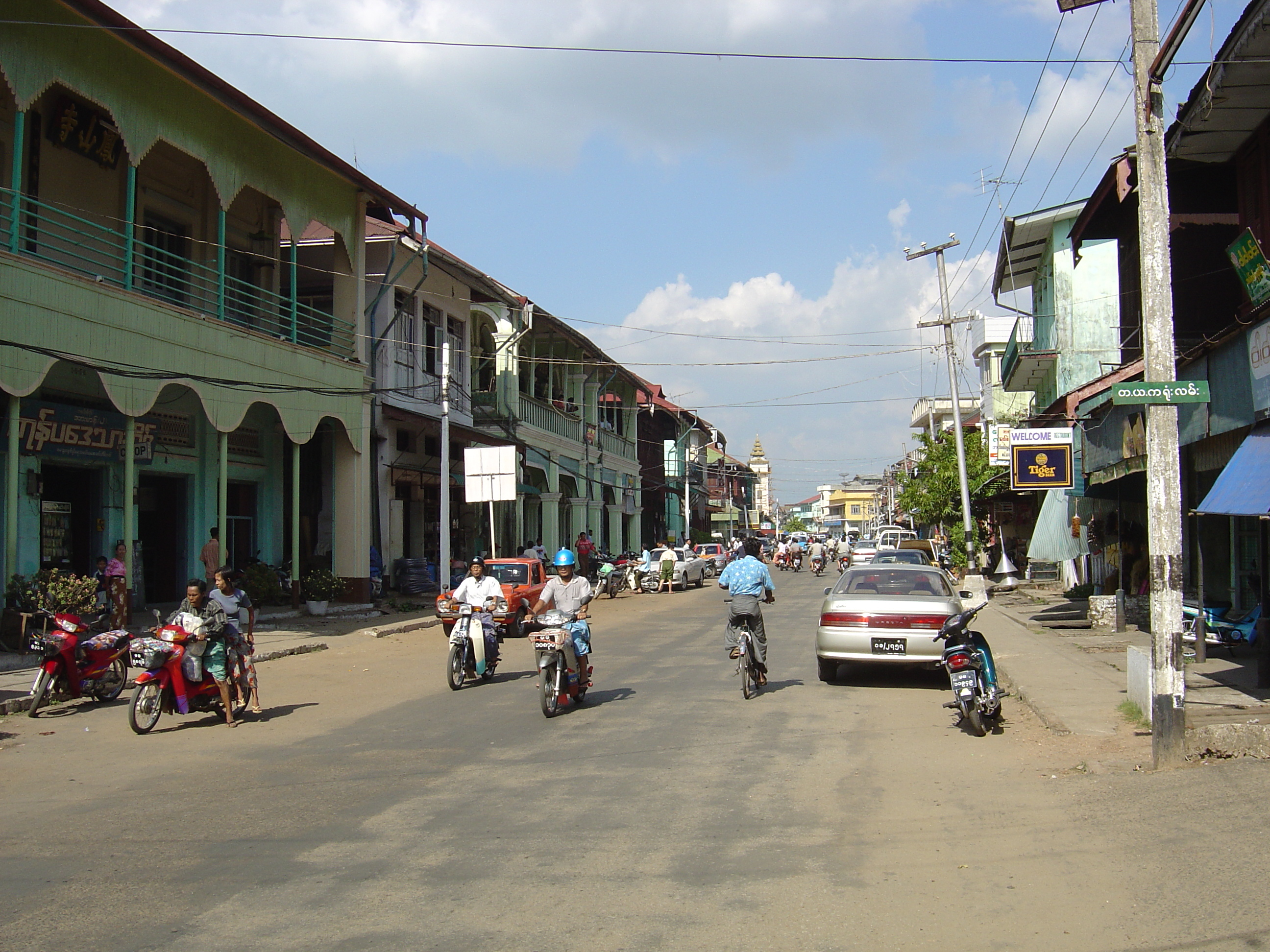 รูปถ่าย พม่า(Myanmar) มะริด(Myeik (Mergui)) 2005-01 35