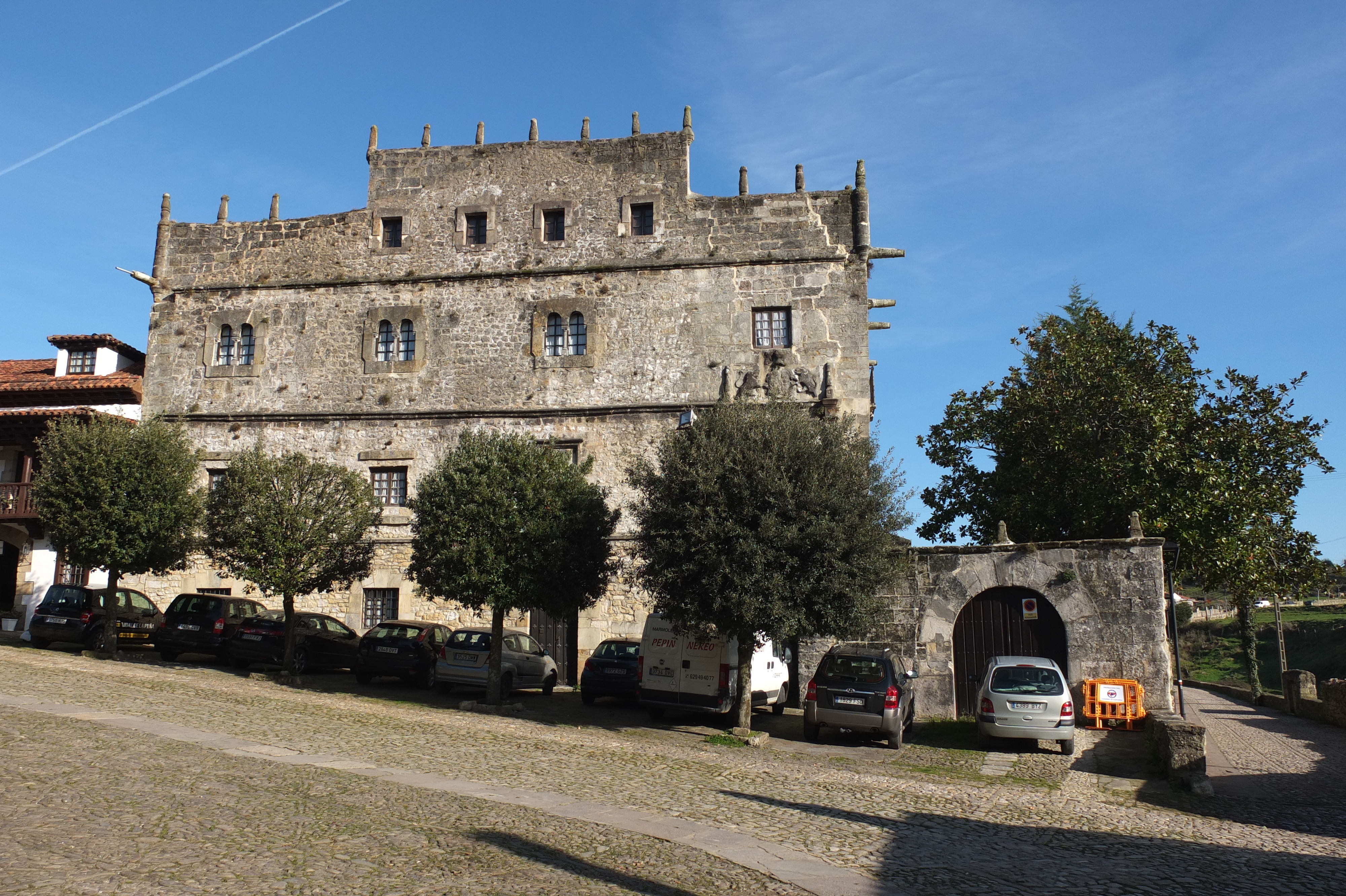 รูปถ่าย สเปน(Spain) ซันตีญานาเดลมาร์(Santillana del Mar) 2013-01 46