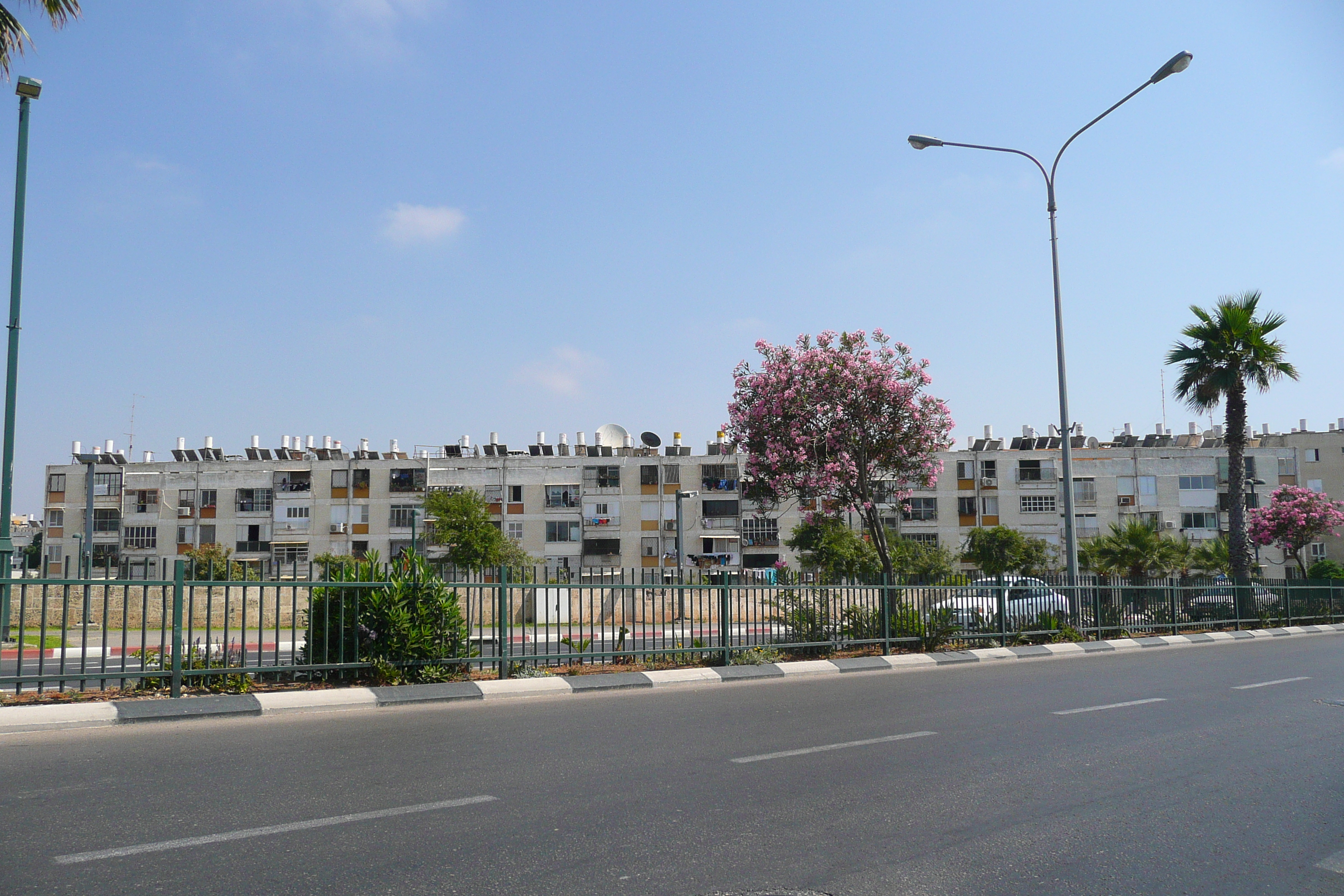 รูปถ่าย อิสราเอล(Israel) เทลอาวีฟ(Tel Aviv) ถนนเยเฟต(Yefet Street) 2007-06 7