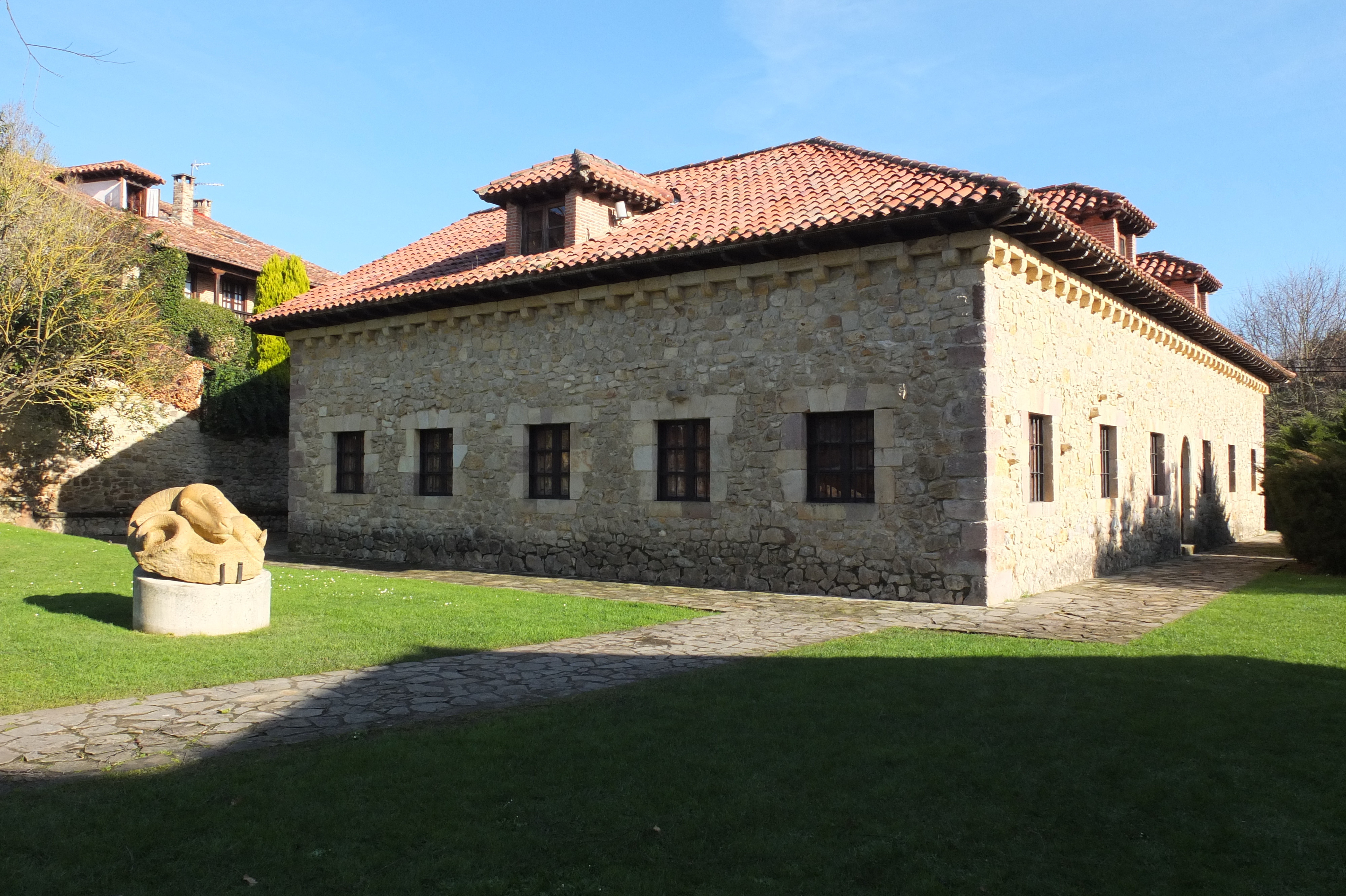 รูปถ่าย สเปน(Spain) ซันตีญานาเดลมาร์(Santillana del Mar) 2013-01 55