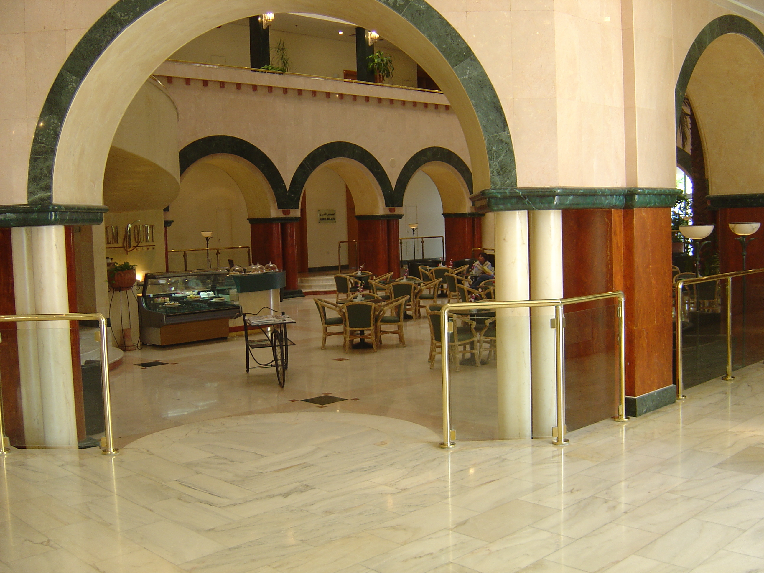 รูปถ่าย สหรัฐอาหรับเอมิเรตส์(United Arab Emirates) อาเลอิน(Al Ain) โรงแรมฮิลตัน(Hilton Hotel) 2005-03 38