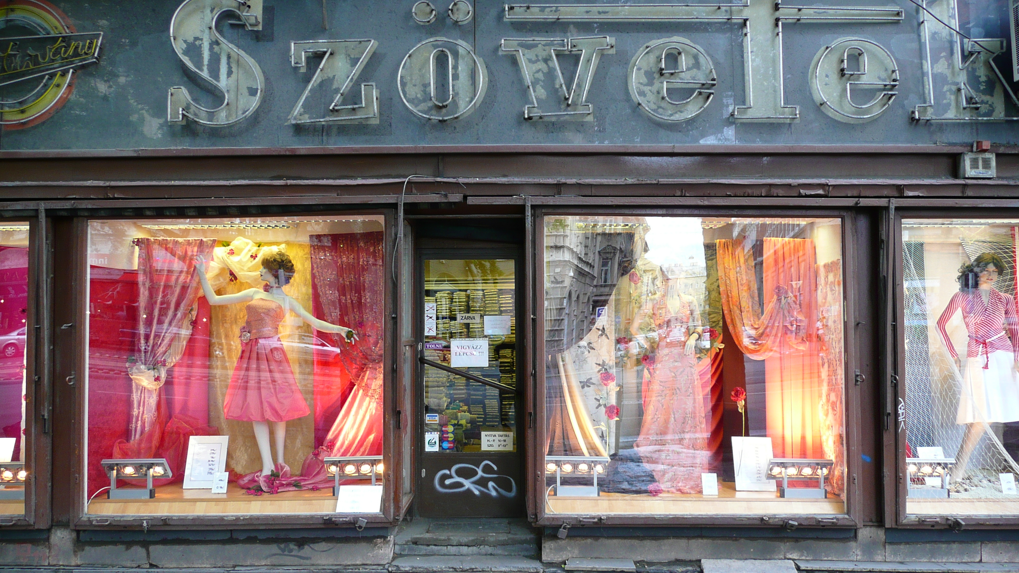 รูปถ่าย ฮังการี(Hungary) บูดาเปสต์(Budapest) ใจกลางบูดาเปสต์(Central Budapest) 2007-06 127