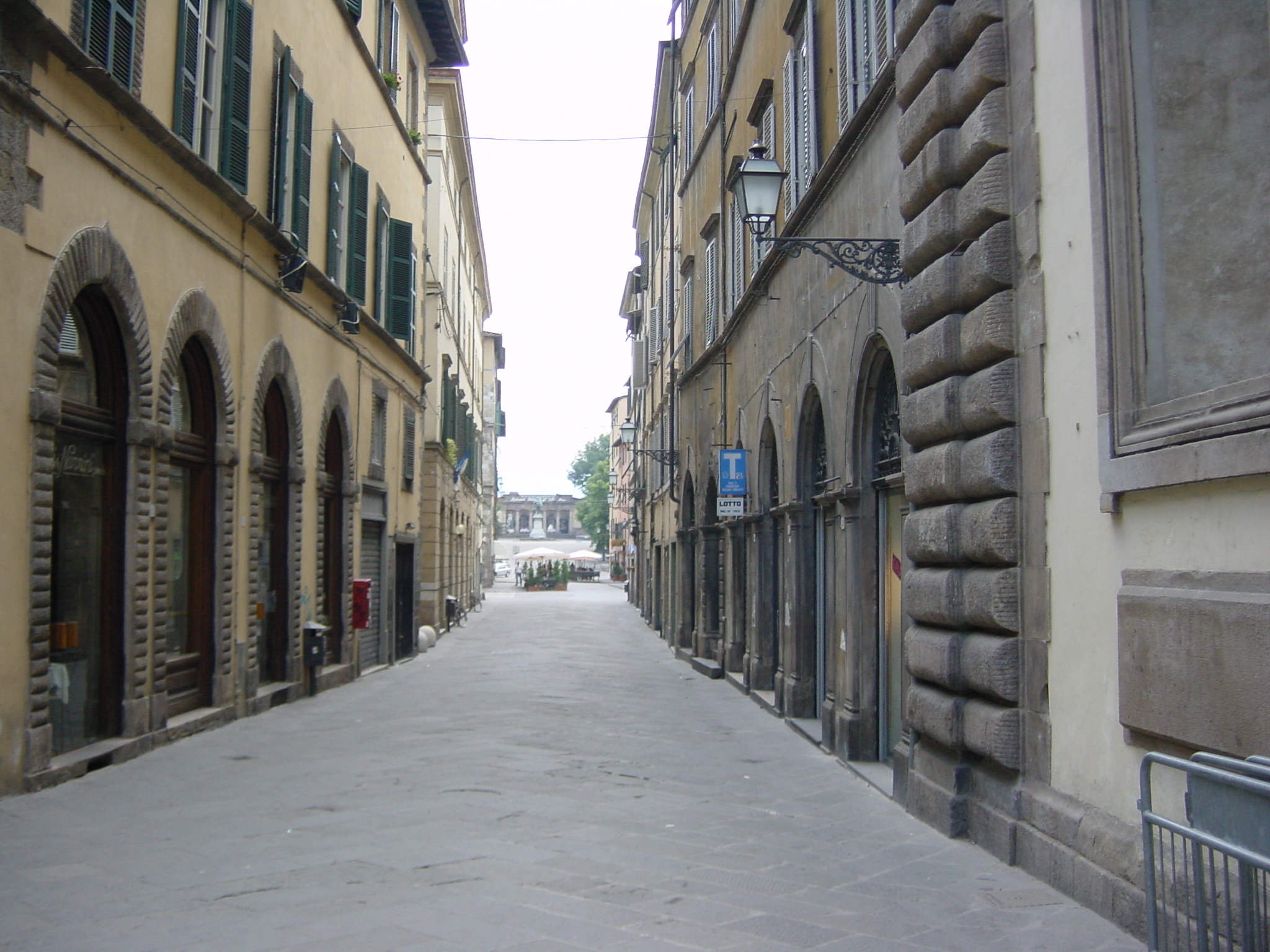 รูปถ่าย อิตาลี(Italy) ลุคคา(Lucca) 2002-07 94