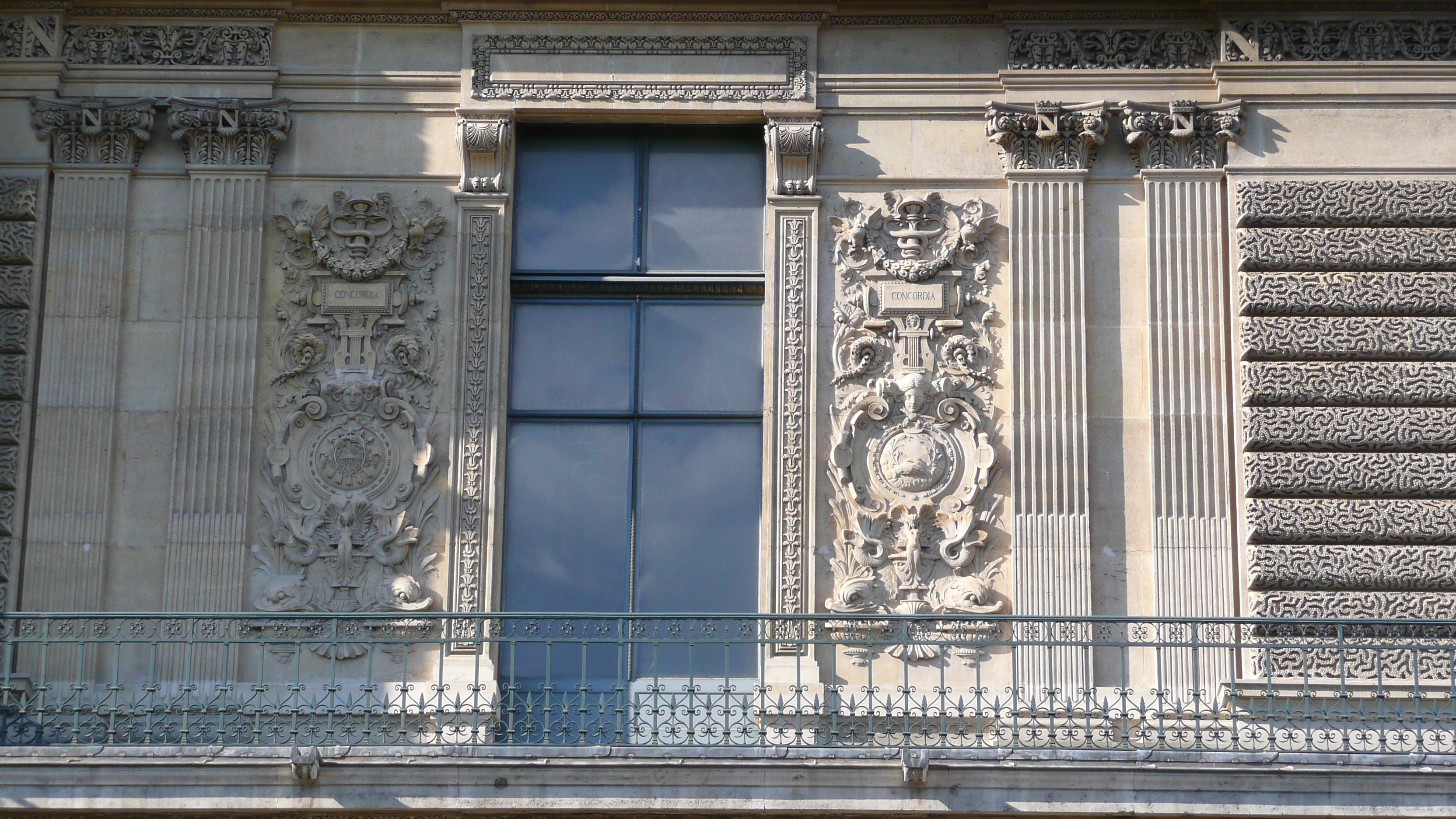 รูปถ่าย ฝรั่งเศส(France) ปารีส(Paris) ลูฟว์(Louvre) ด้านหน้าพระราชวังลูฟวร์ริมแม่น้ำ(Riverside facade of Louvre) 2007-07 26