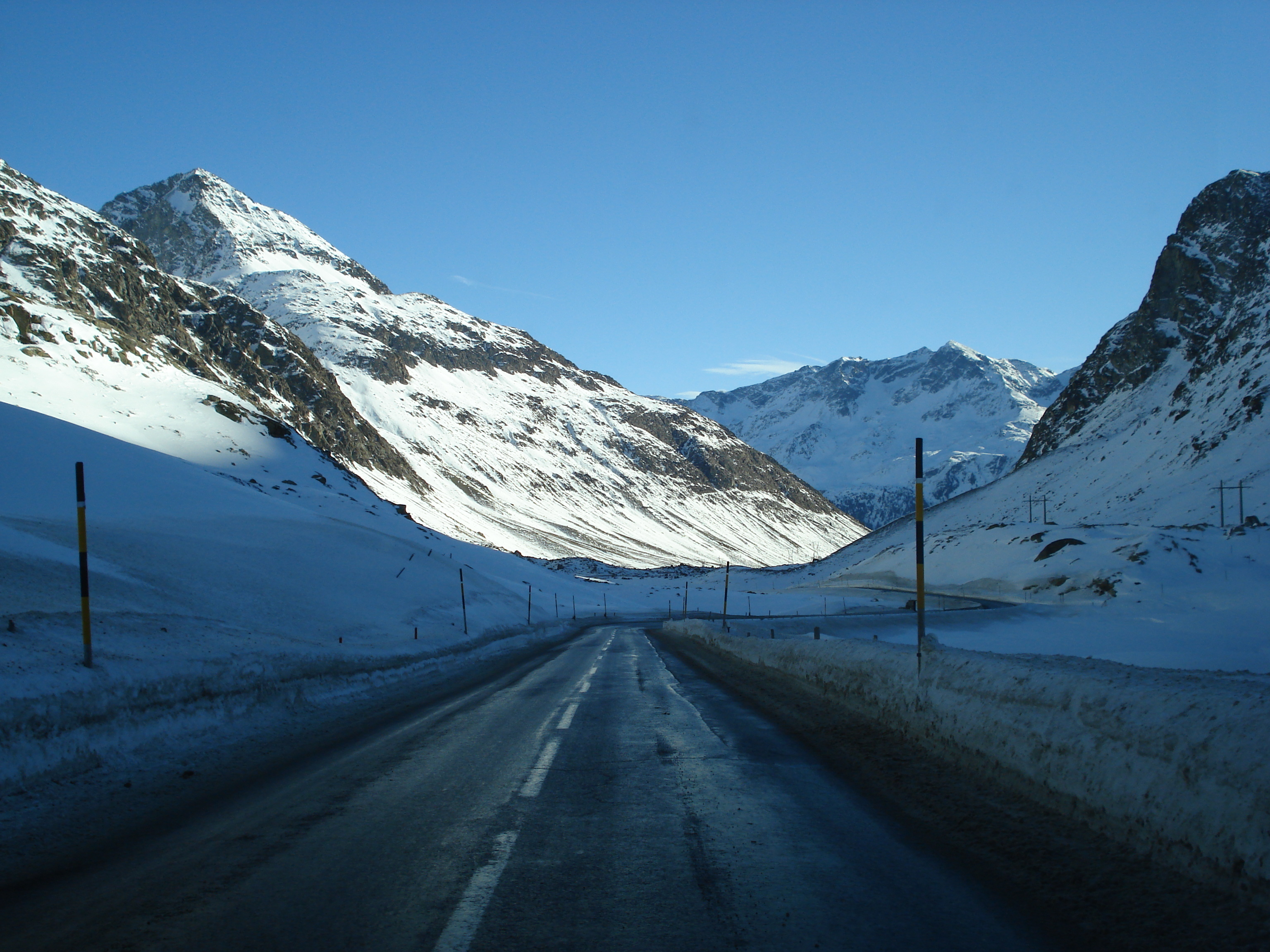 รูปถ่าย สวิสเซอร์แลนด์(Switzerland) ถนนจากคูร์ไปเซนต์มอริตซ์(Chur to St Moritz Road) 2007-01 91