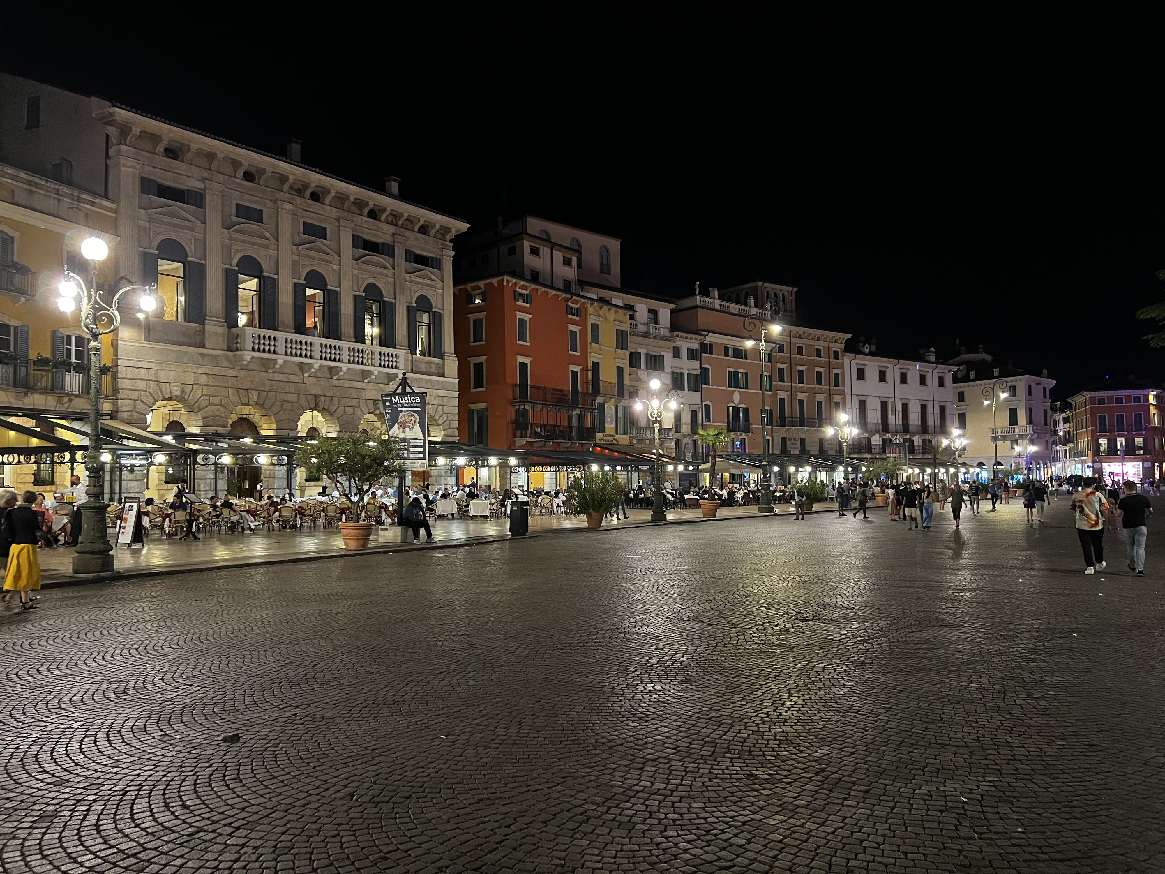 รูปถ่าย อิตาลี(Italy) เวโรเน่(Verona) 2022-05 26
