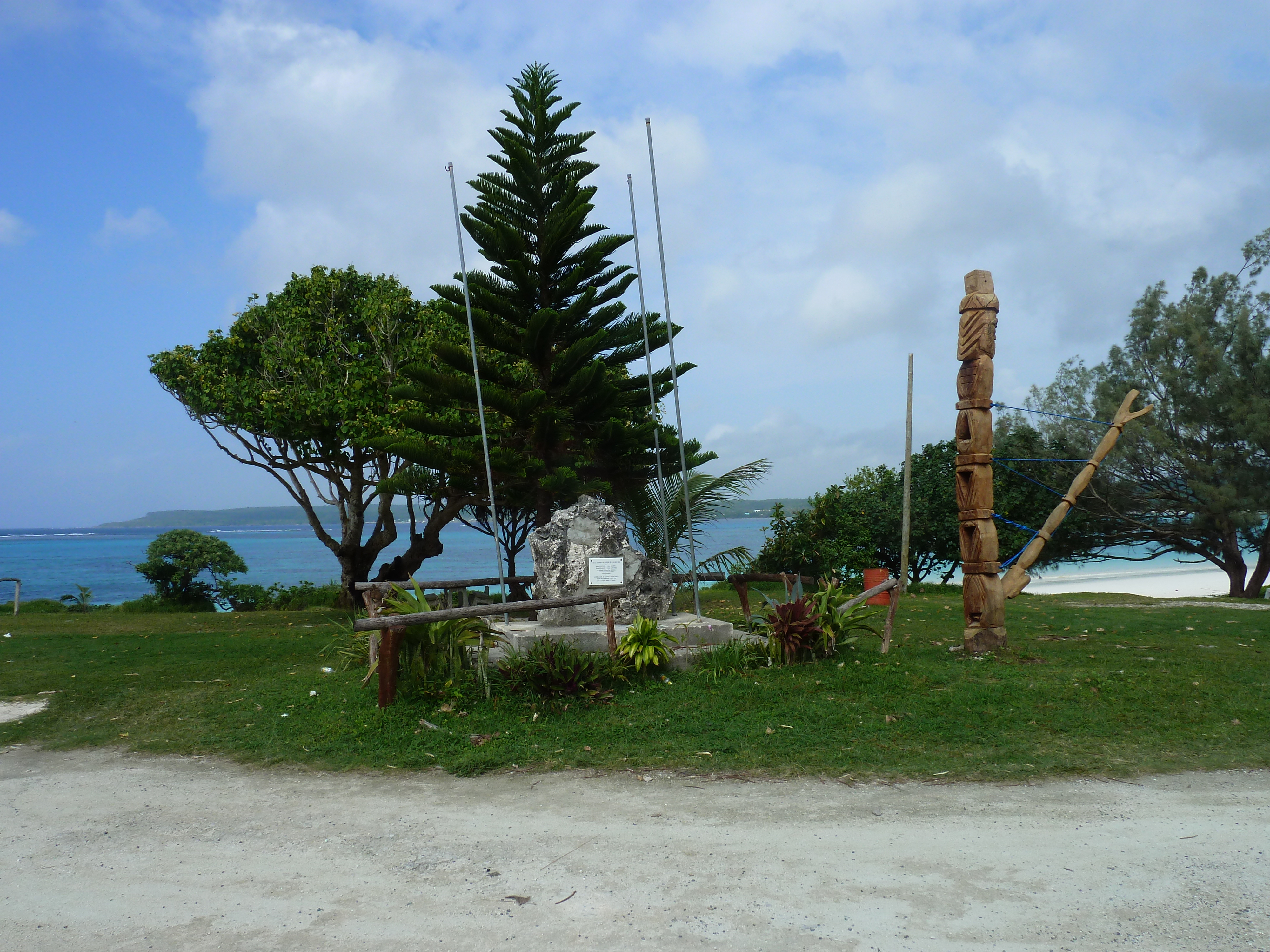 รูปถ่าย นิวแคลิโดเนีย(New Caledonia) เกาะลีฟู(Lifou) ลูเอซิลลา(Luecilla) 2010-05 48