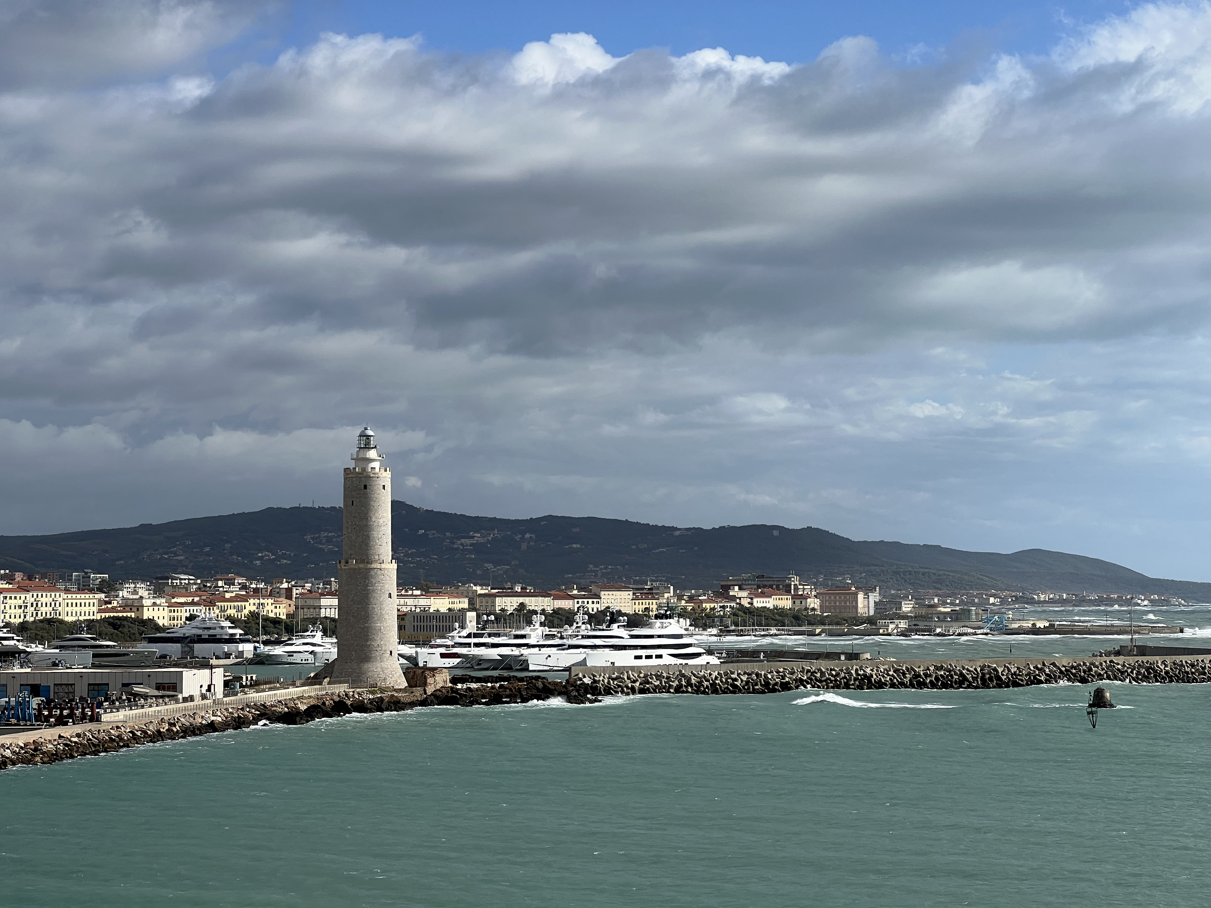 รูปถ่าย อิตาลี(Italy) ลีวอร์โน(Livorno) 2021-09 10