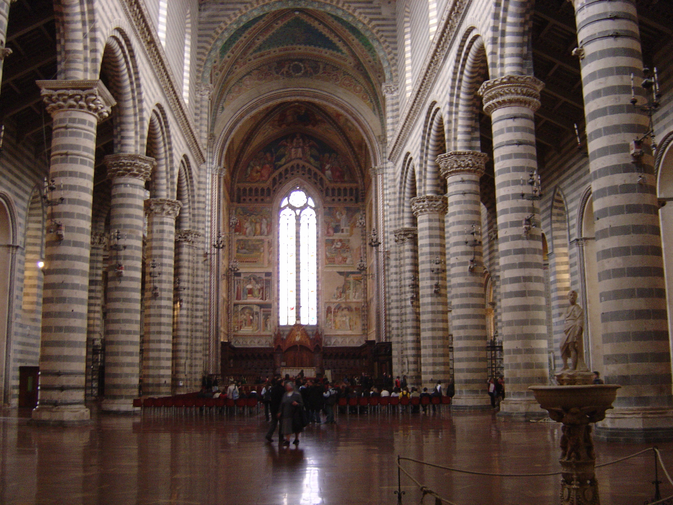 รูปถ่าย อิตาลี(Italy) ออร์วิเอโต้(Orvieto) 2004-03 29