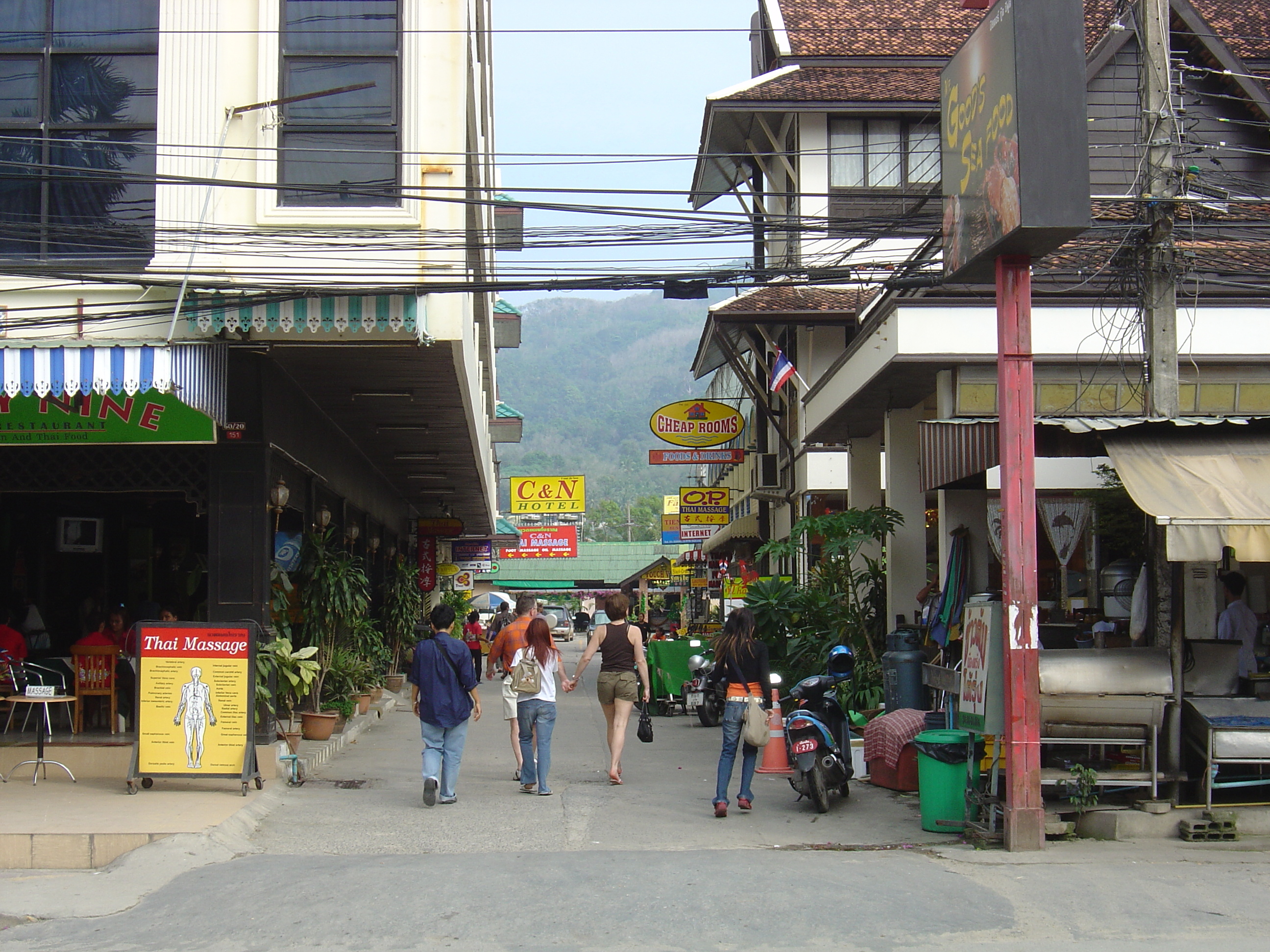 รูปถ่าย ไทย(Thailand) ภูเก็ต(Phuket) ป่าตอง(Patong) ถนนสาย 2(2nd Road) 2005-12 38