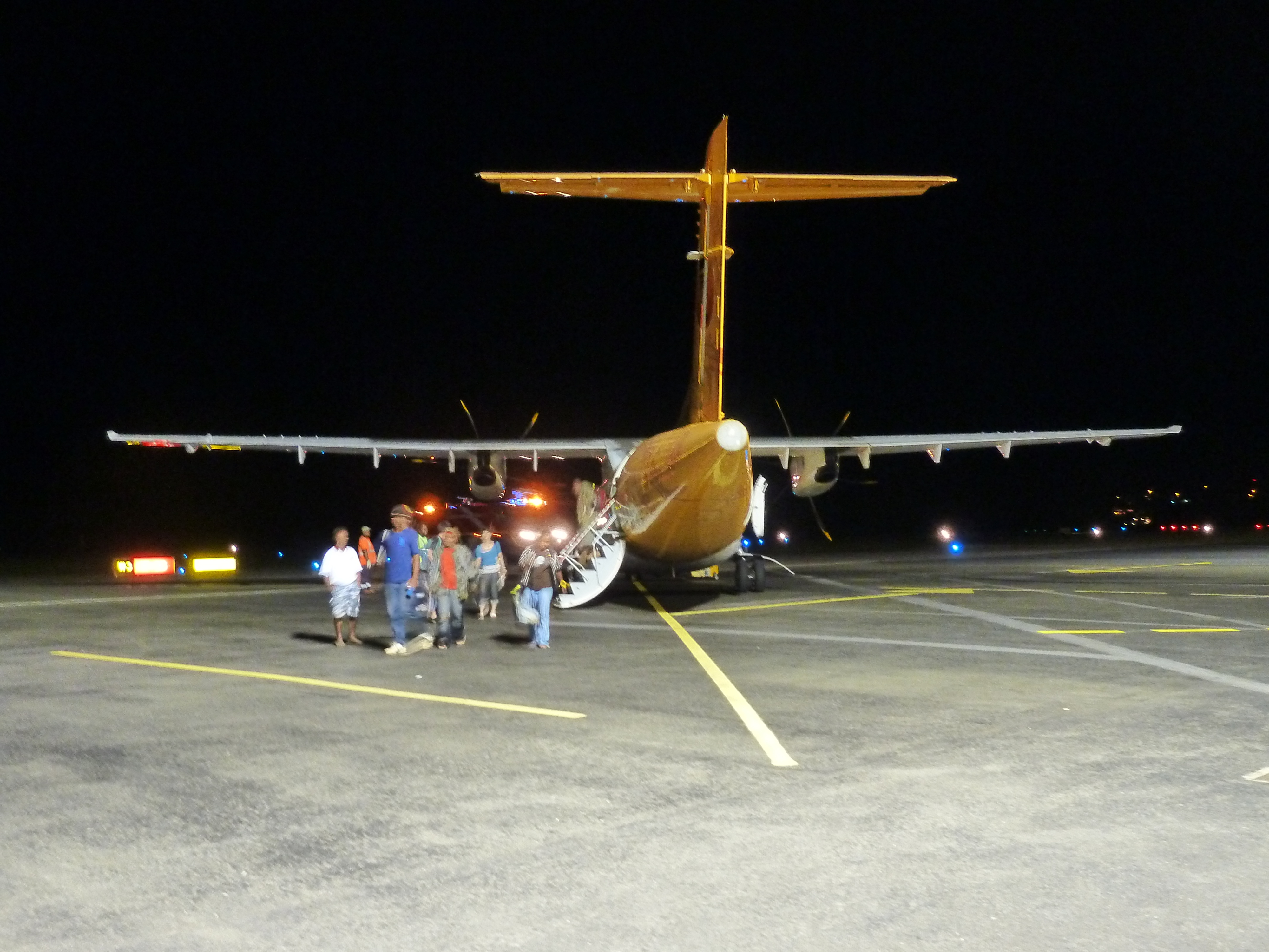 รูปถ่าย นิวแคลิโดเนีย(New Caledonia) สนามบินมาเจนตา(Magenta Airport) 2010-05 5