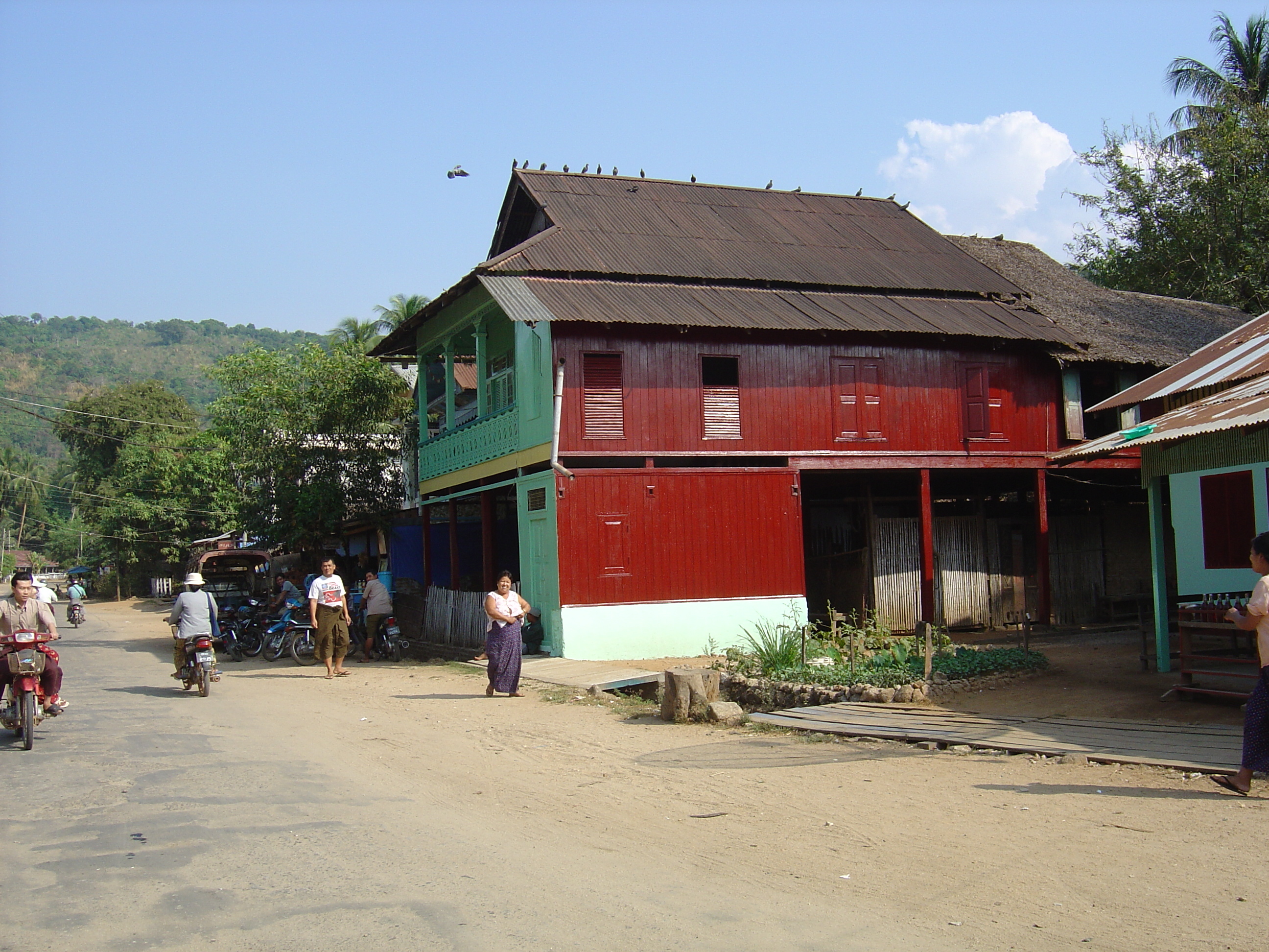 รูปถ่าย พม่า(Myanmar) ถนนจากทวายไปหาดหม่องมะกัน(Road from Dawei to Maungmagan beach) 2005-01 53