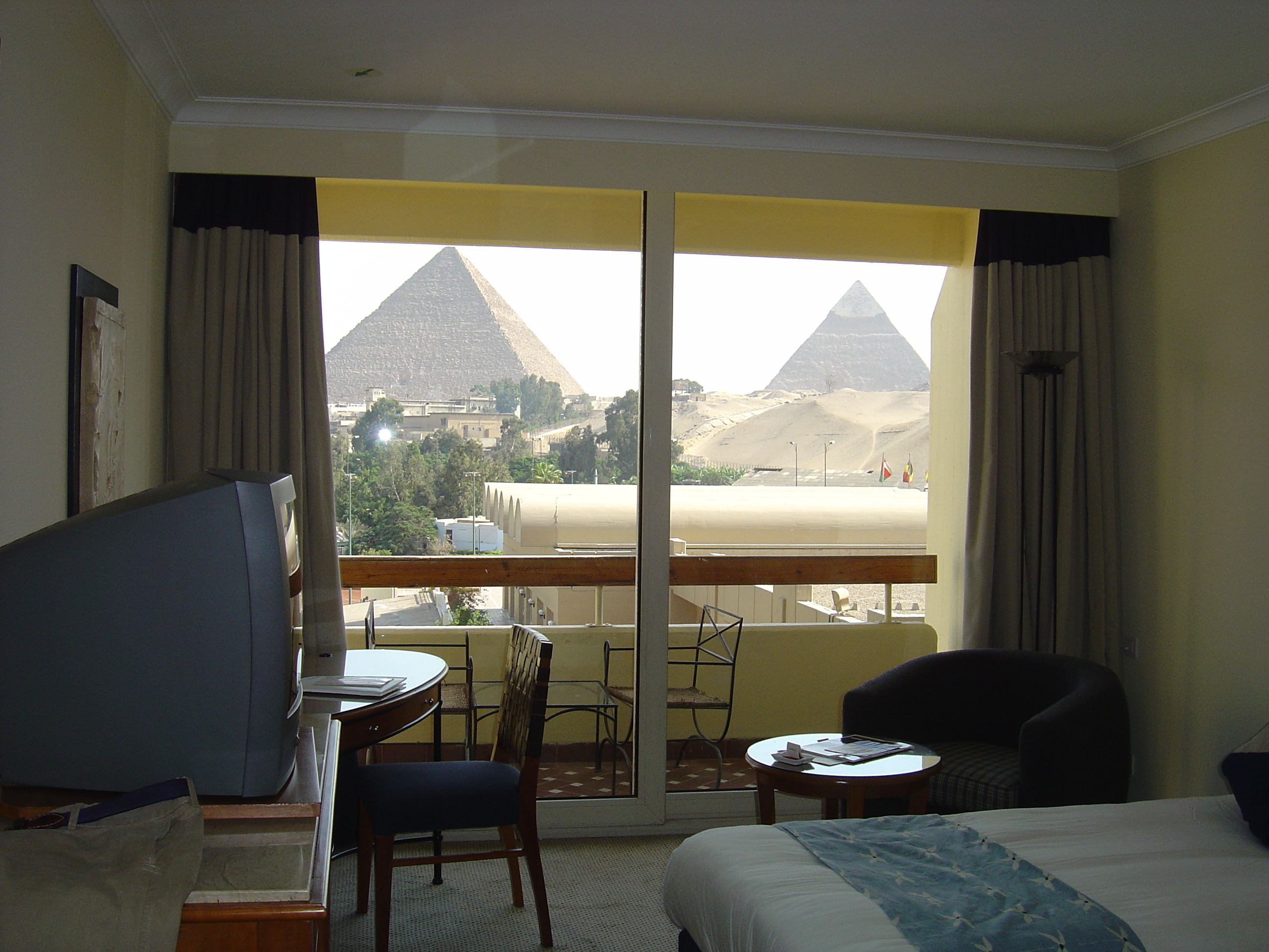 รูปถ่าย อียิปต์(Egypt) กีซ่า(Giza) โรงแรมเลอเมอริเดียน พีระมิดส์(Le Meridien Pyramids) 2004-09 21