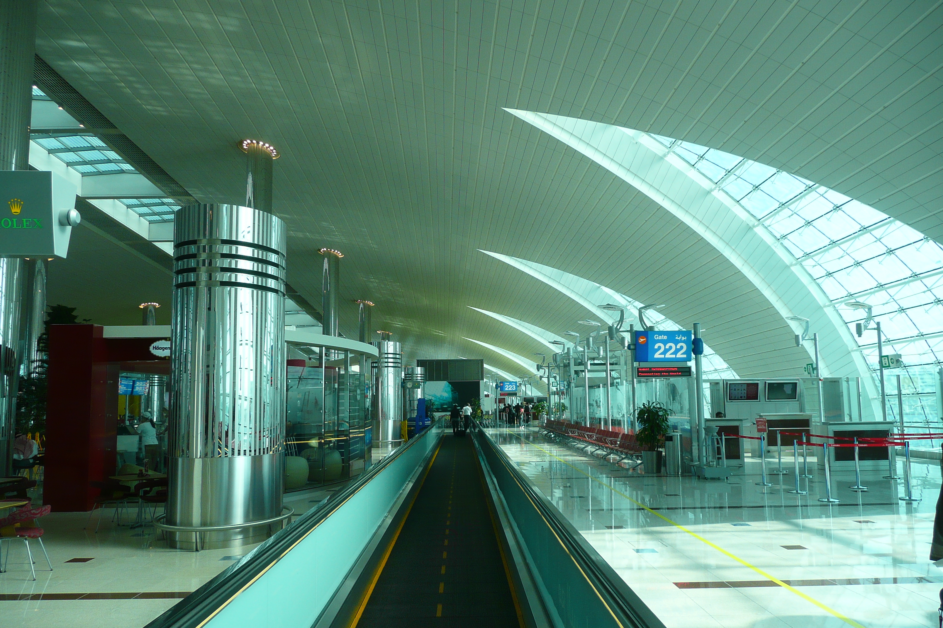 รูปถ่าย สหรัฐอาหรับเอมิเรตส์(United Arab Emirates) ดูไบ(Dubai) สนามบินดูไบ(Dubai International Airport) 2009-01 11