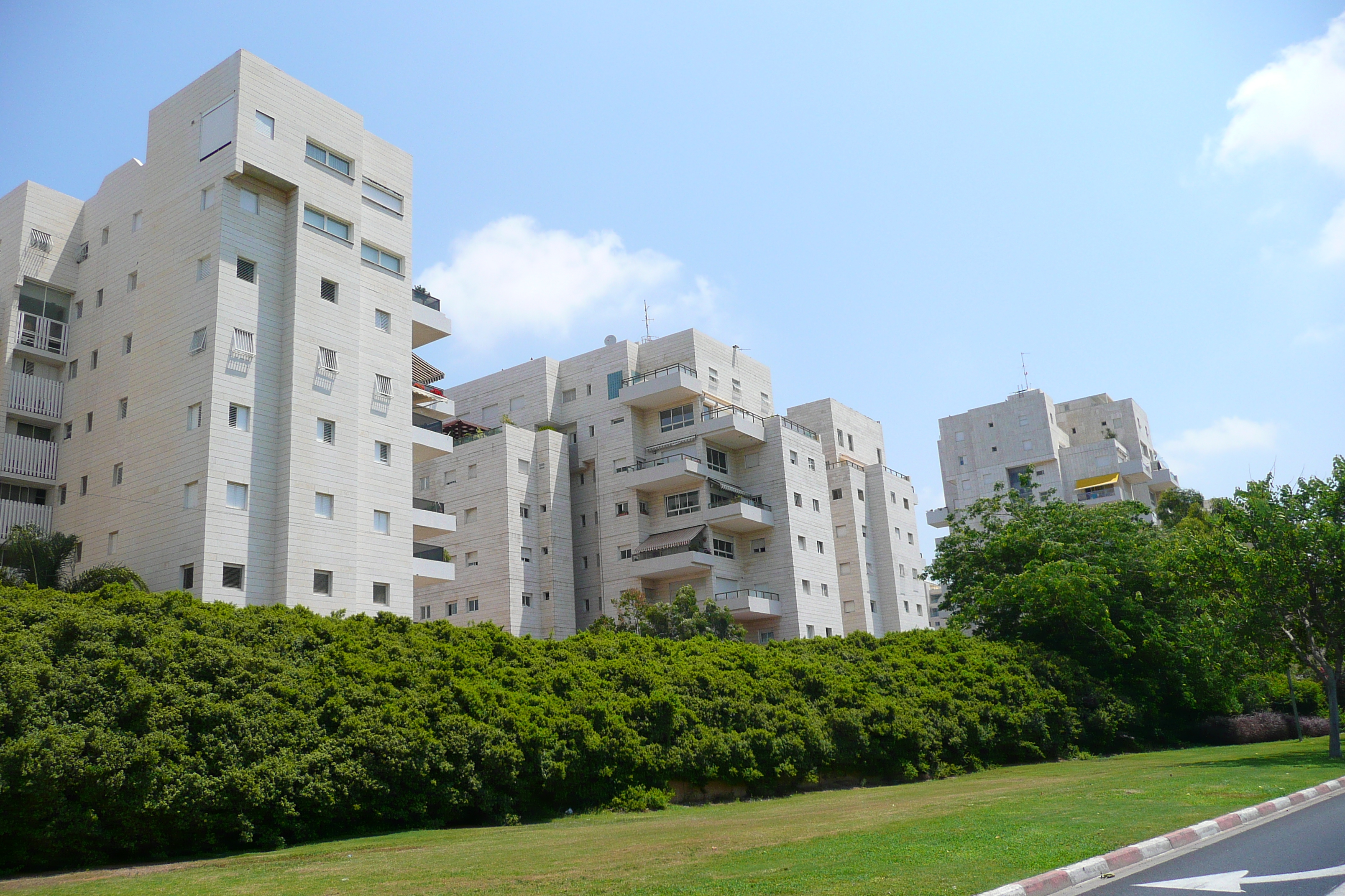 รูปถ่าย อิสราเอล(Israel) เทลอาวีฟ(Tel Aviv) ถนนโรกัค(Rokach Street) 2007-06 5