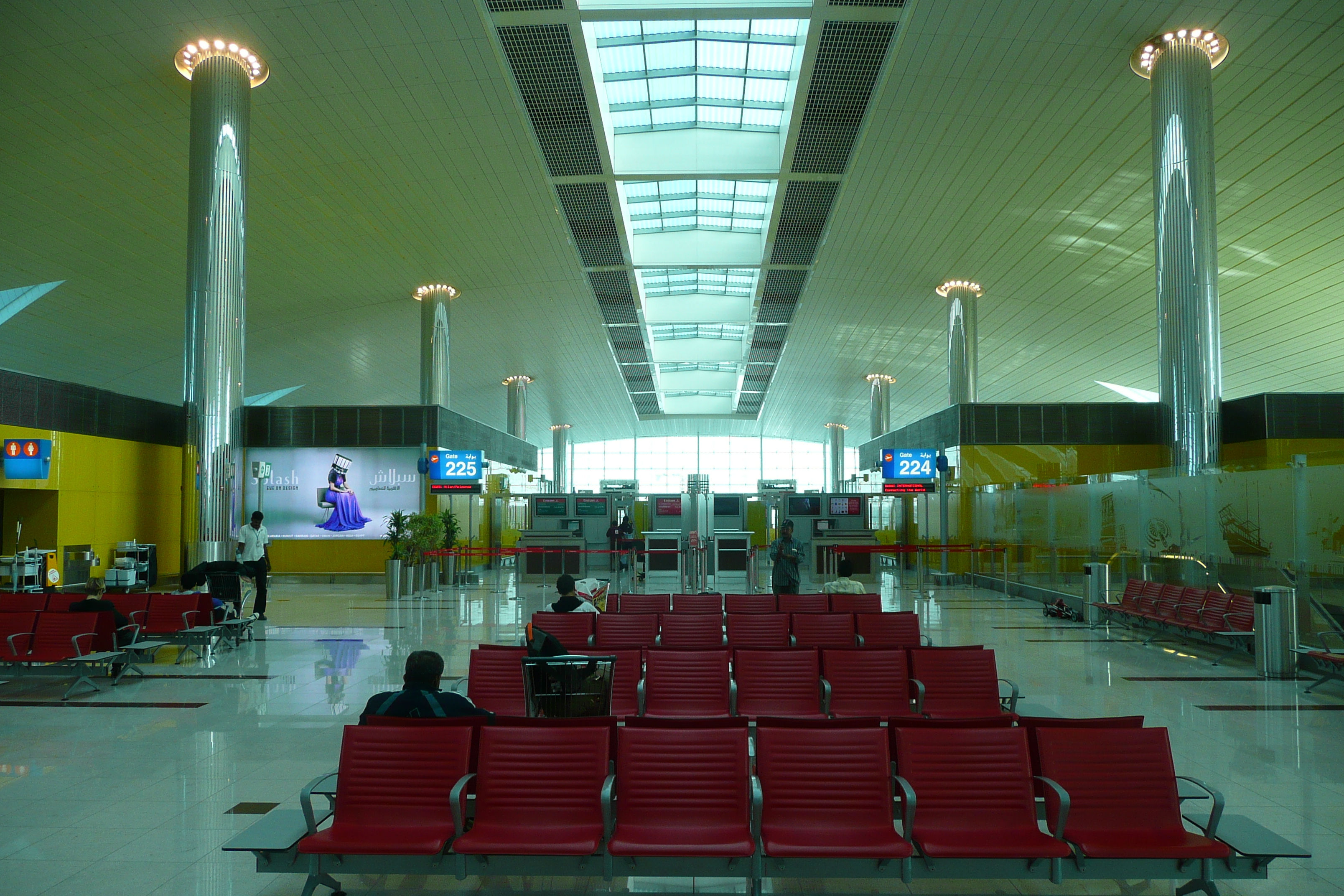 รูปถ่าย สหรัฐอาหรับเอมิเรตส์(United Arab Emirates) ดูไบ(Dubai) สนามบินดูไบ(Dubai International Airport) 2009-01 8