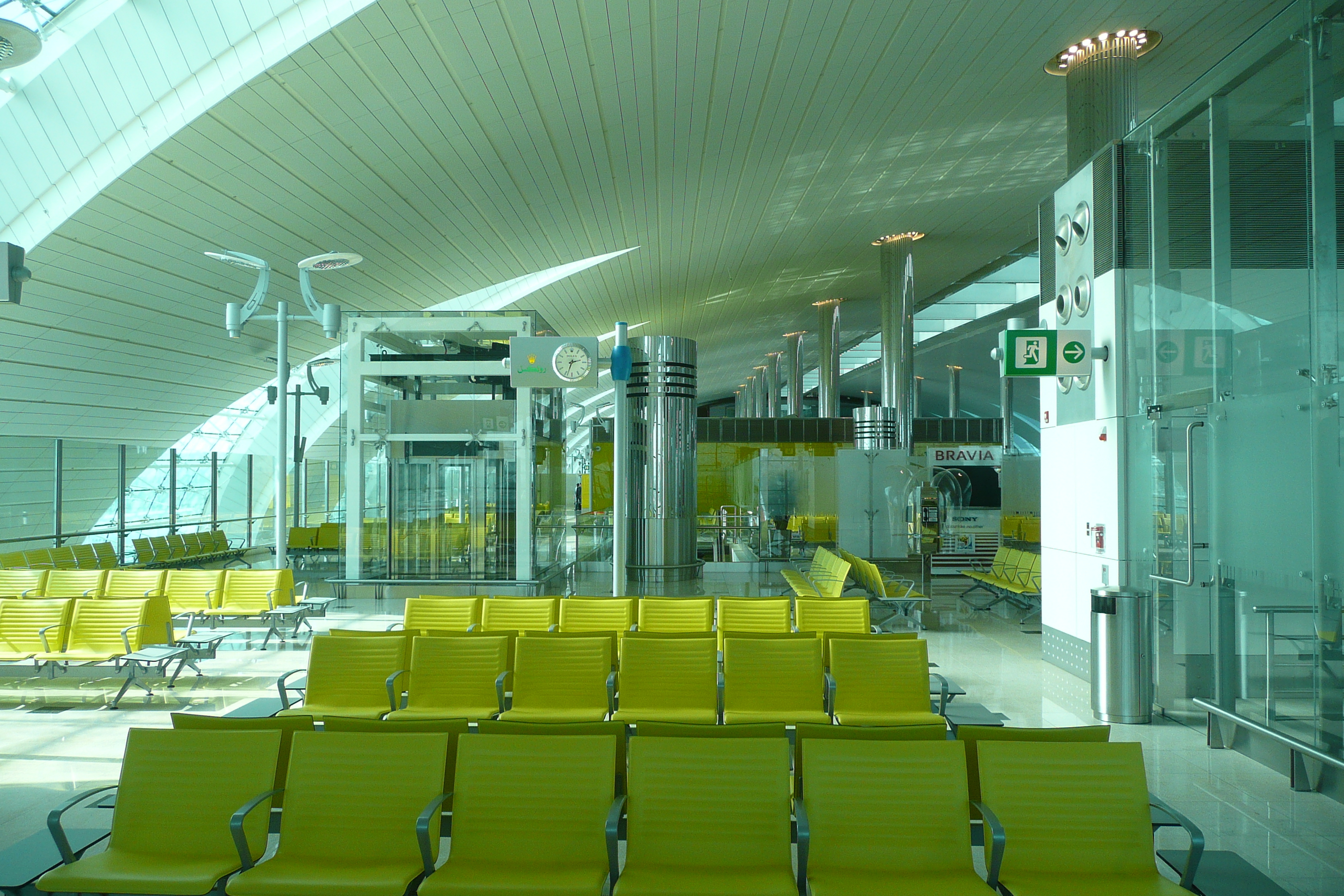 รูปถ่าย สหรัฐอาหรับเอมิเรตส์(United Arab Emirates) ดูไบ(Dubai) สนามบินดูไบ(Dubai International Airport) 2009-01 10