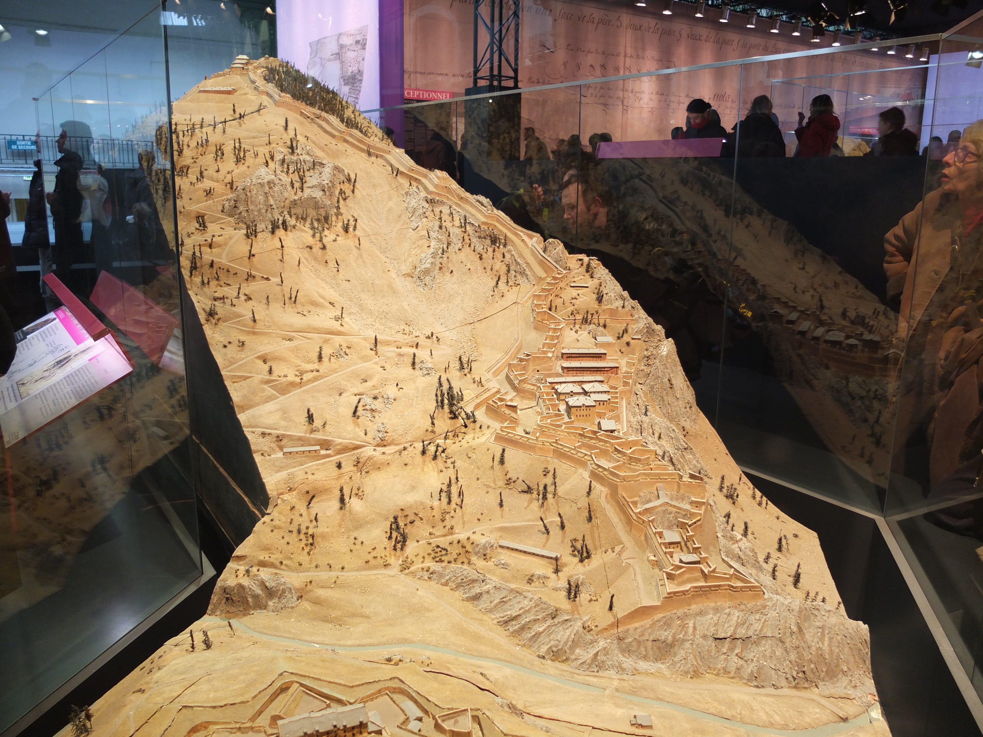 รูปถ่าย ฝรั่งเศส(France) ปารีส(Paris) กร็องปาเล(Grand Palais) 2012-01 46