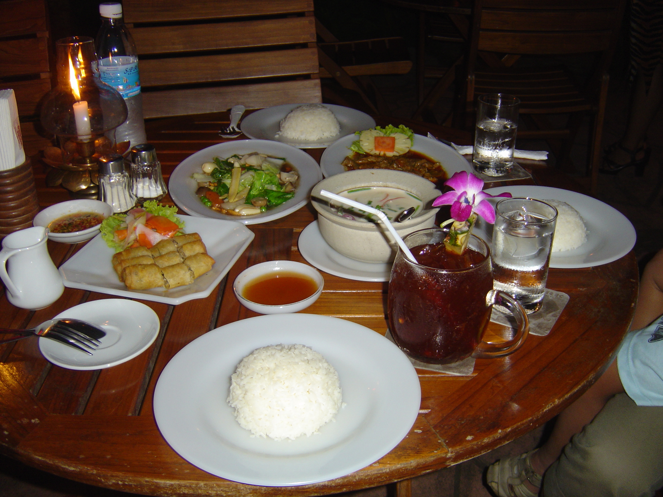 รูปถ่าย ไทย(Thailand) ภูเก็ต(Phuket) ไดโนบาร์(Dino Bar) 2005-12 2