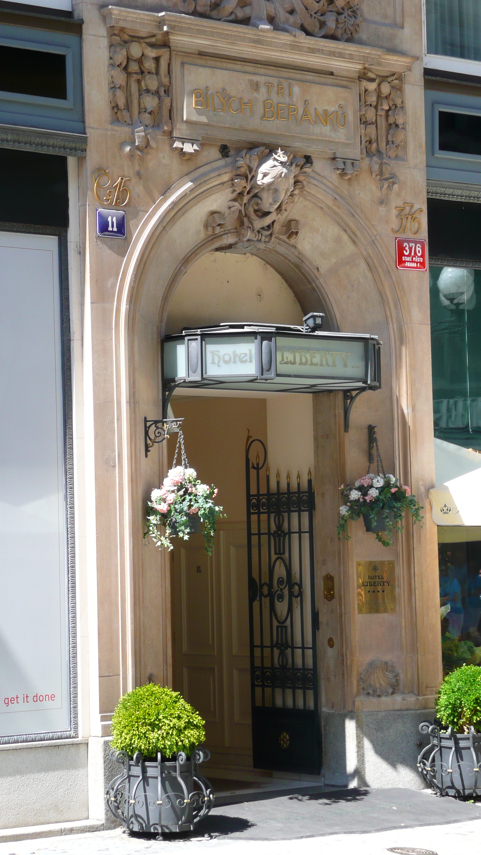 รูปถ่าย สาธารณรัฐเช็ก(Czech Republic) ปราก(Prague) 28 ริจ์นา(28 Rijna) 2007-07 13