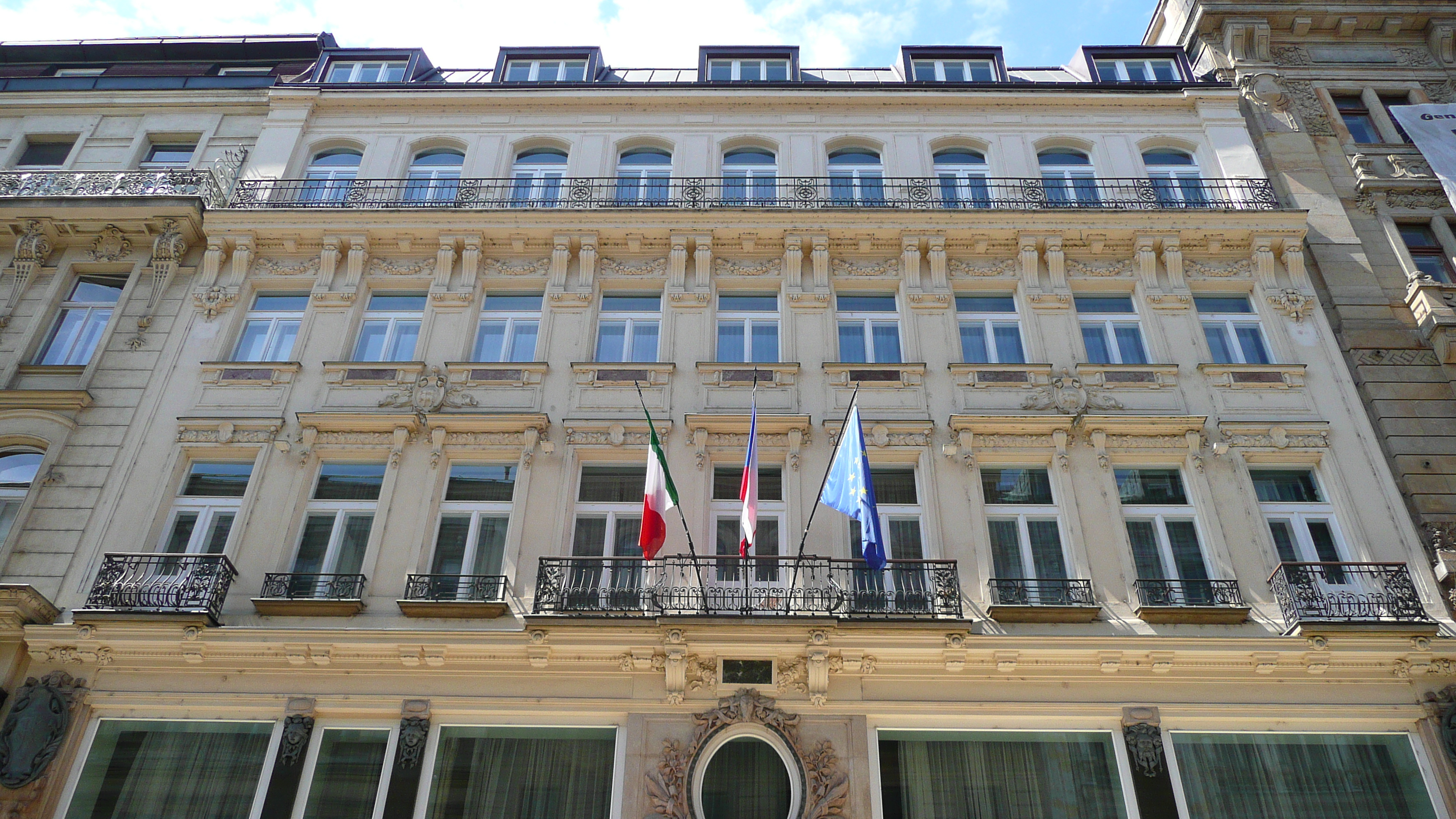 รูปถ่าย สาธารณรัฐเช็ก(Czech Republic) ปราก(Prague) 28 ริจ์นา(28 Rijna) 2007-07 10