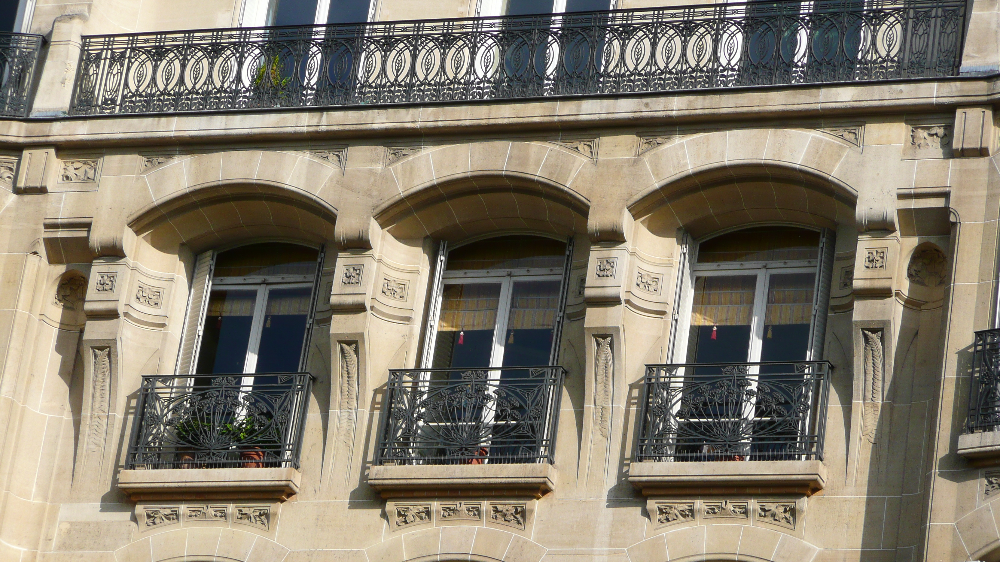 รูปถ่าย ฝรั่งเศส(France) ปารีส(Paris) คุ้มที่ 17 (17th Arrondissement) ถนนฌูฟรัว-ดาบ็อง(Rue Jouffroy d'Abbans) 2007-06 4