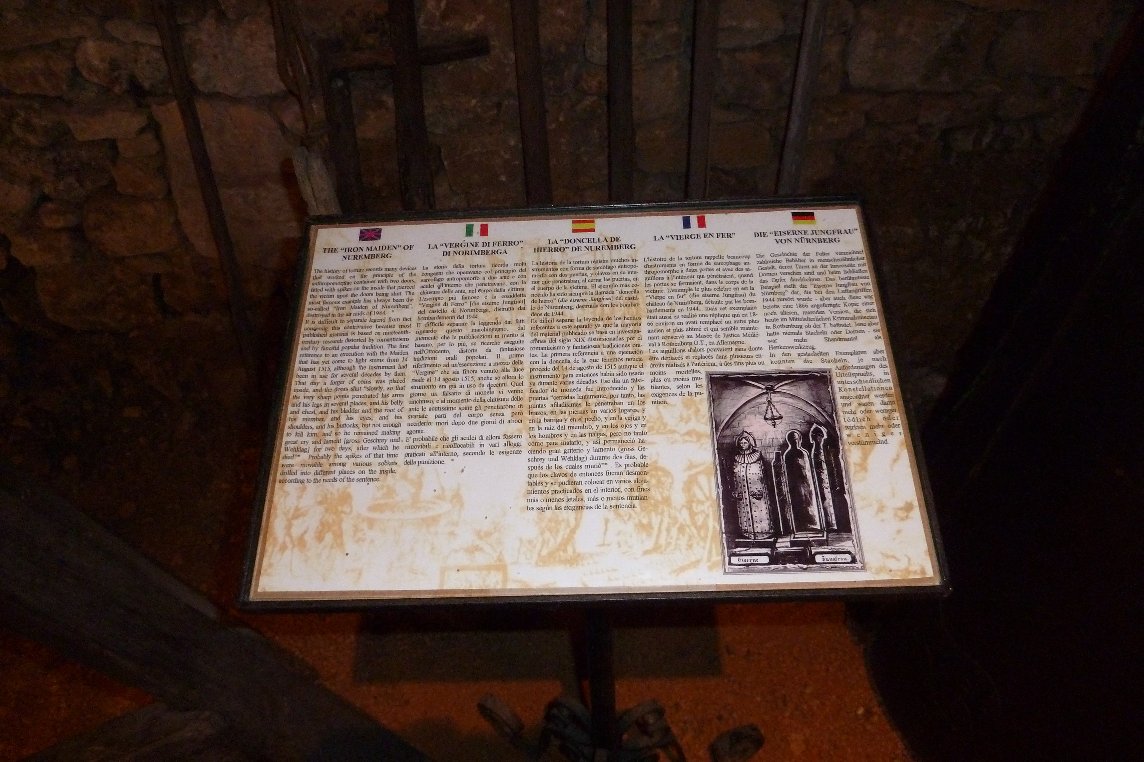 รูปถ่าย ฝรั่งเศส(France) บ้านป้อมเดอเรญัก(Maison Forte de Reignac) 2010-08 10
